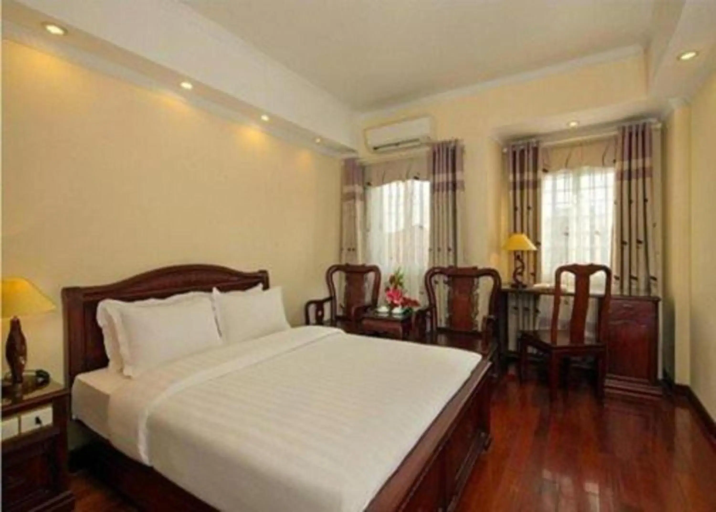 Executive Suite - single occupancy in Lucky 3 Hotel & Travel Executive Suite - single occupancy in Lucky 3 Hotel & Travel