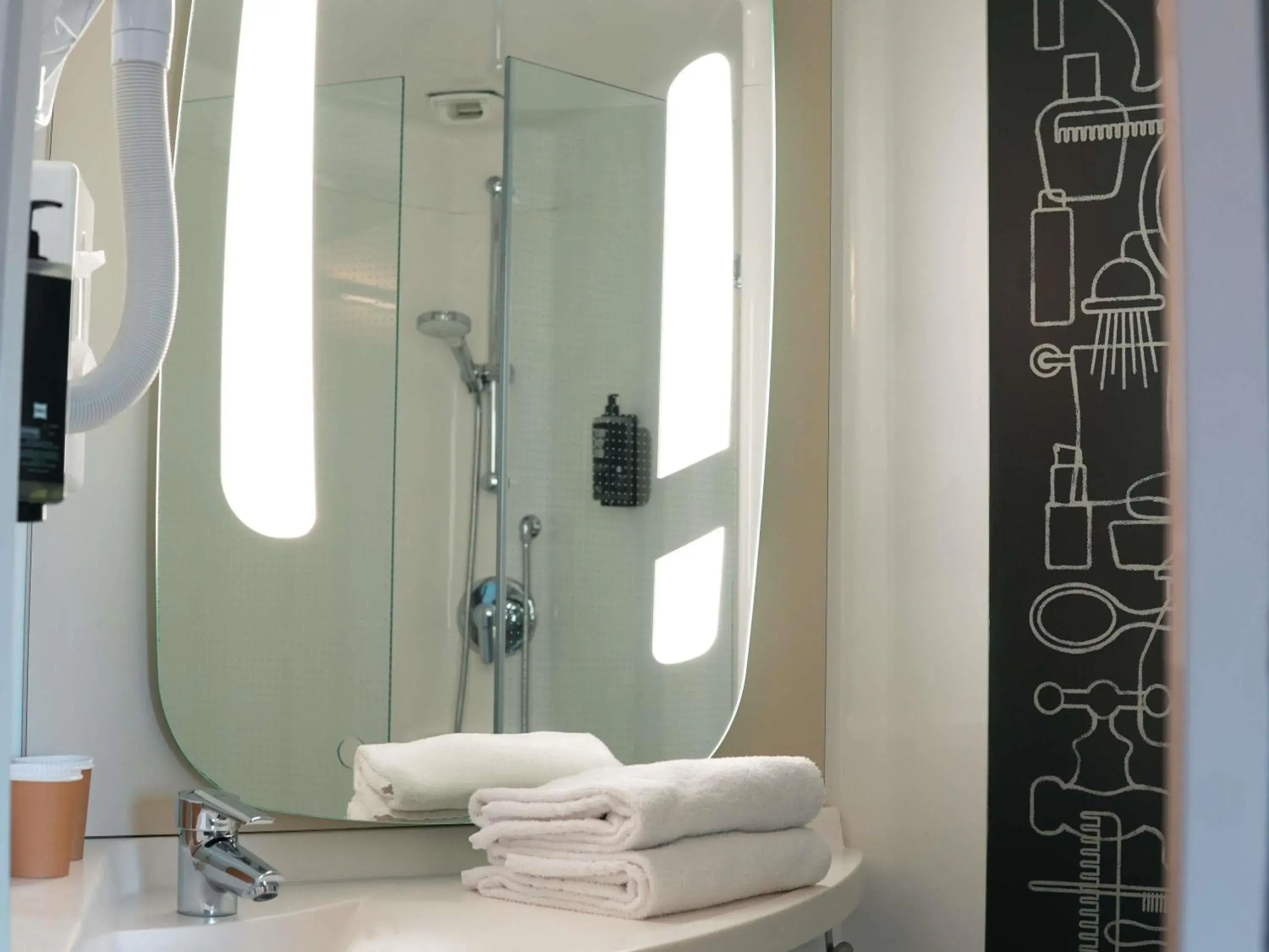 Standard Double Room with Sofa Bed in ibis Caen Porte De Bretagne Standard Double Room with Sofa Bed in ibis Caen Porte De Bretagne