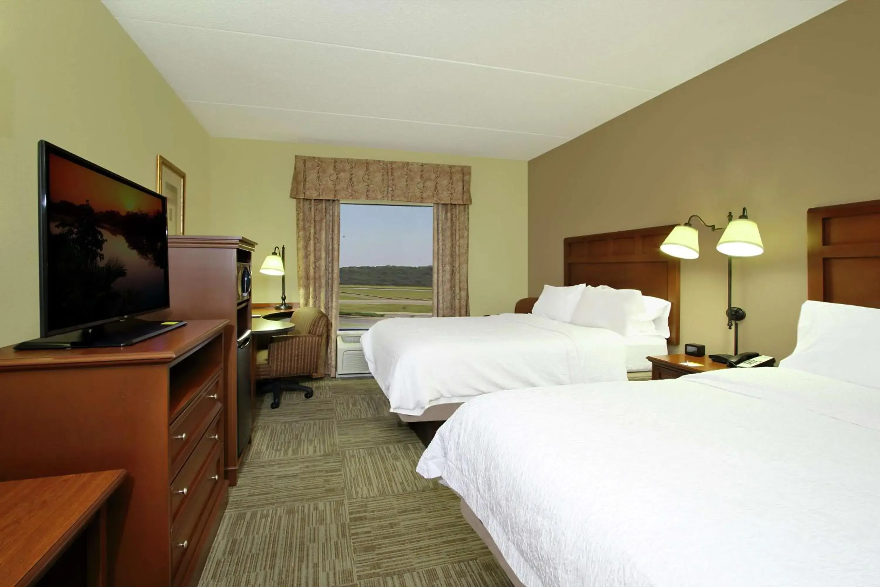 Queen Room with Two Queen Beds - Mobility Access/Non-Smoking in Hampton Inn & Suites Murray Queen Room with Two Queen Beds - Mobility Access/Non-Smoking in Hampton Inn & Suites Murray