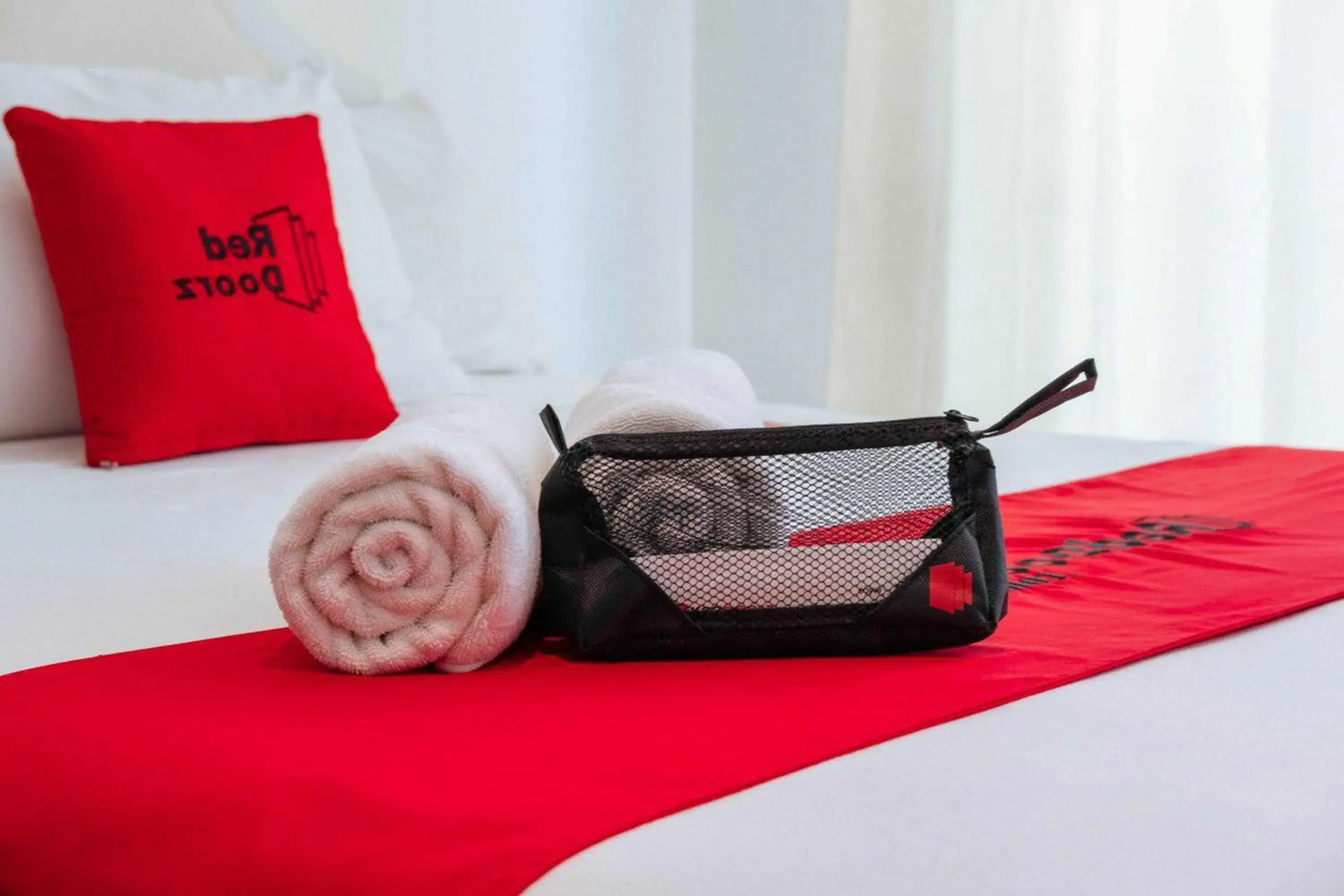 Double Room in RedDoorz near Jalan Kolonel Haji Burlian Palembang Double Room in RedDoorz near Jalan Kolonel Haji Burlian Palembang