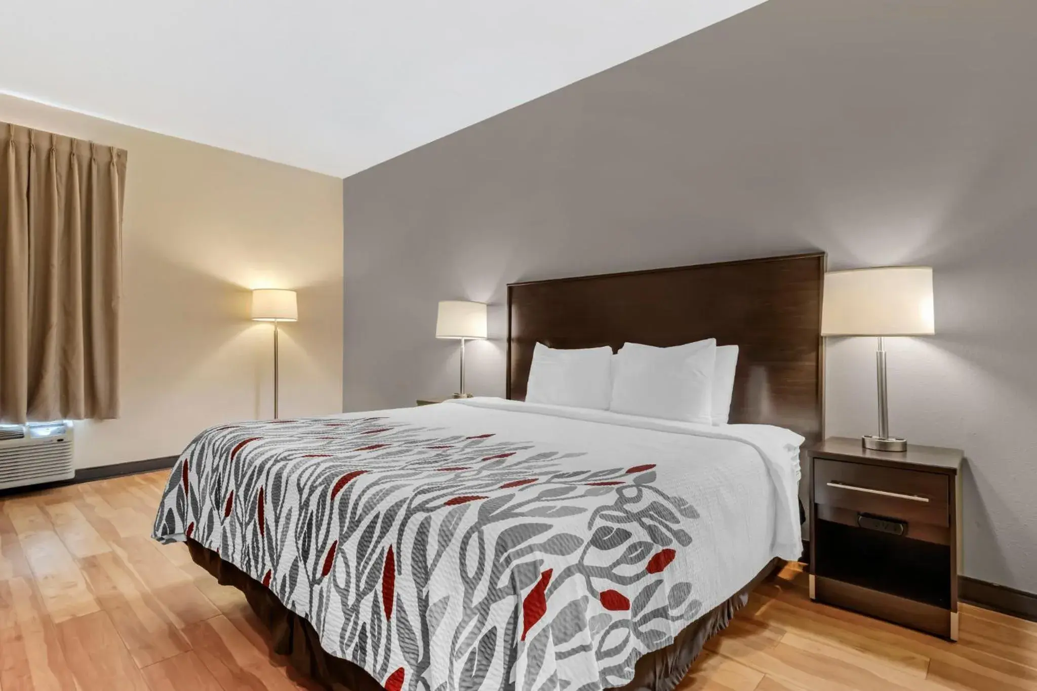 Superior King Room Disability Access Non-Smoking in Red Roof Inn Dumas Superior King Room Disability Access Non-Smoking in Red Roof Inn Dumas