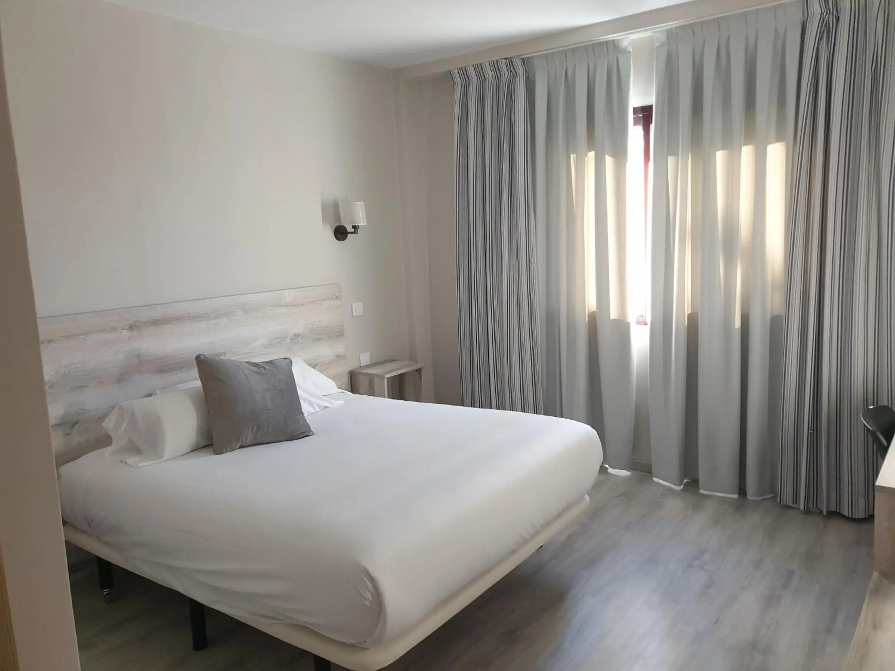Deluxe Double or Twin Room in Hotel Alcarria Deluxe Double or Twin Room in Hotel Alcarria