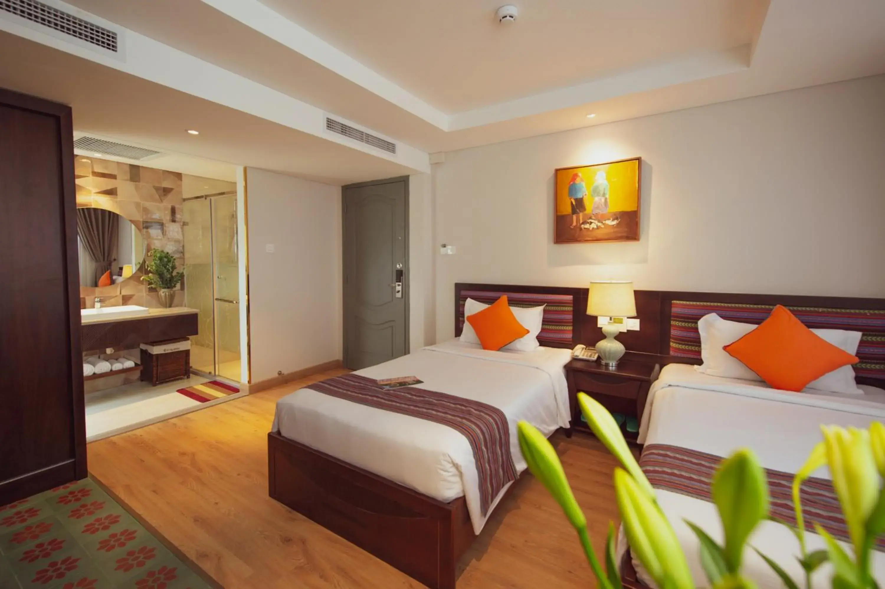 Executive Twin Room with City View + Afternoon Tea On Rooftop in Au Lac Legend Hotel Executive Twin Room with City View + Afternoon Tea On Rooftop in Au Lac Legend Hotel