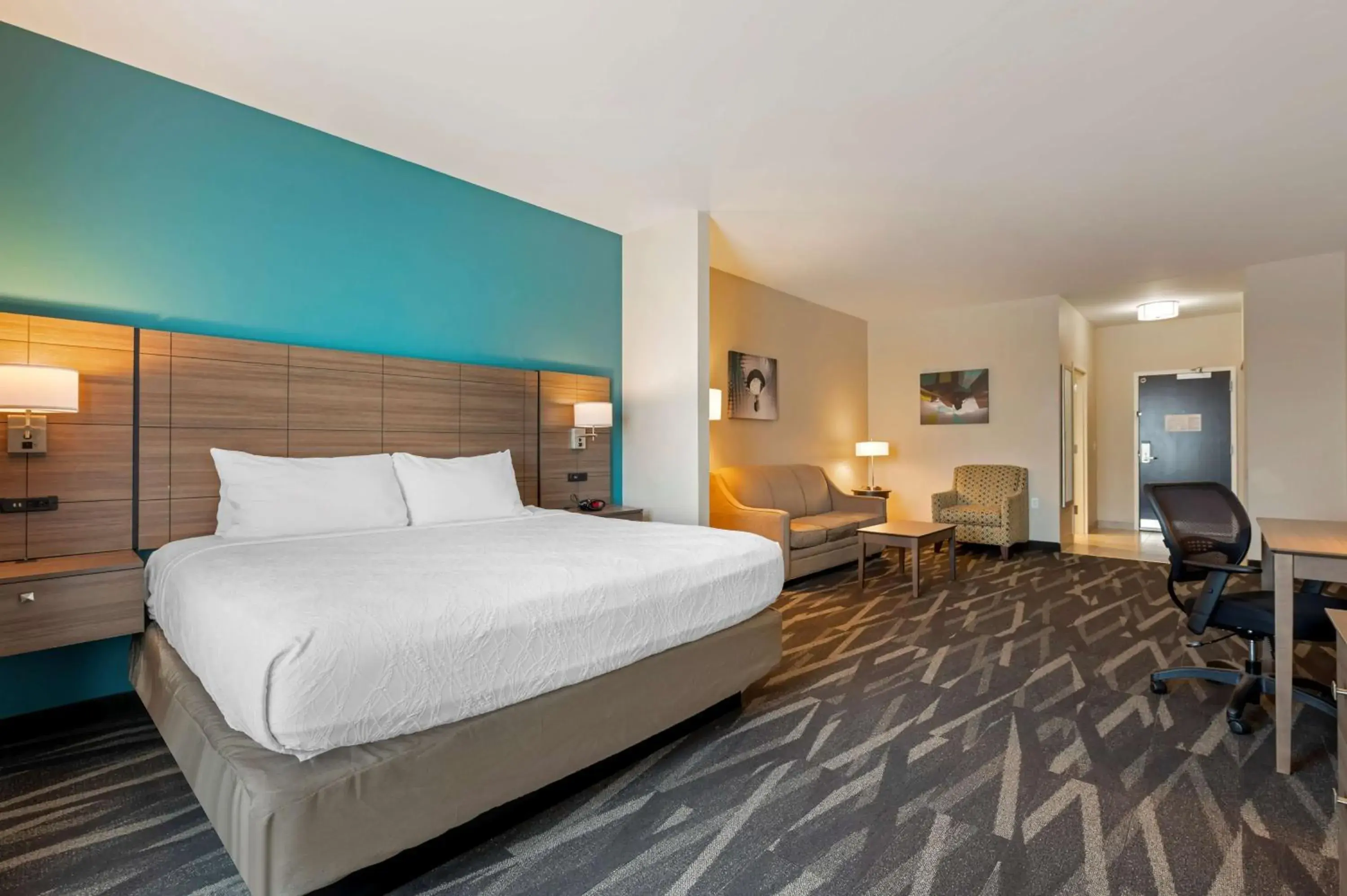 King Suite with Sofa Bed in Best Western Plus Centralia Hotel & Suites King Suite with Sofa Bed in Best Western Plus Centralia Hotel & Suites