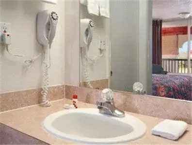 Deluxe Double Room with Two Double Beds - Disability Access - Non-Smoking in Super 8 by Wyndham Oklahoma Fairgrounds Deluxe Double Room with Two Double Beds - Disability Access - Non-Smoking in Super 8 by Wyndham Oklahoma Fairgrounds