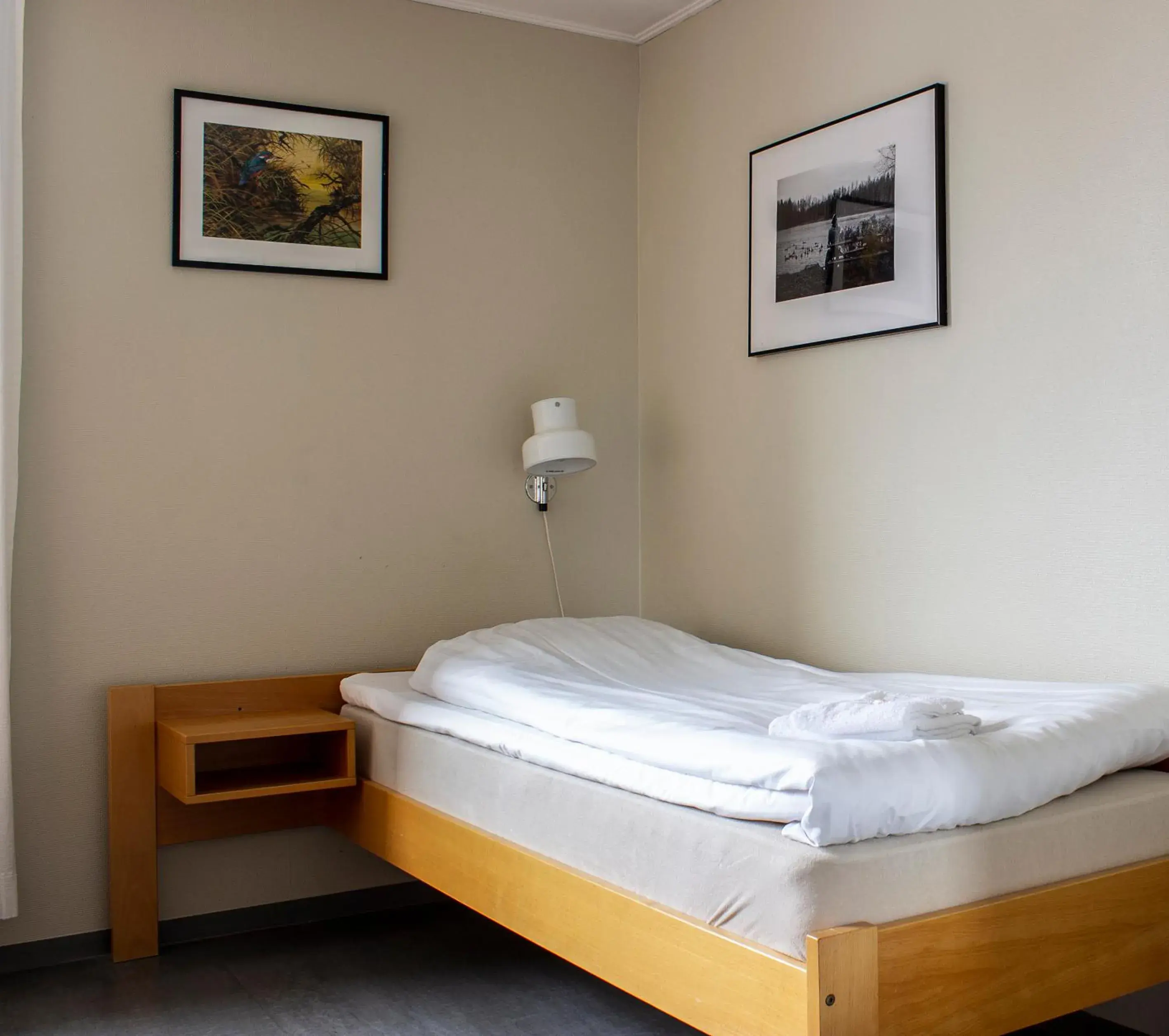 Basic Single Room with Shared Bathroom - single occupancy in Nordiska Folkhögskolan Bed and Breakfast Basic Single Room with Shared Bathroom - single occupancy in Nordiska Folkhögskolan Bed and Breakfast