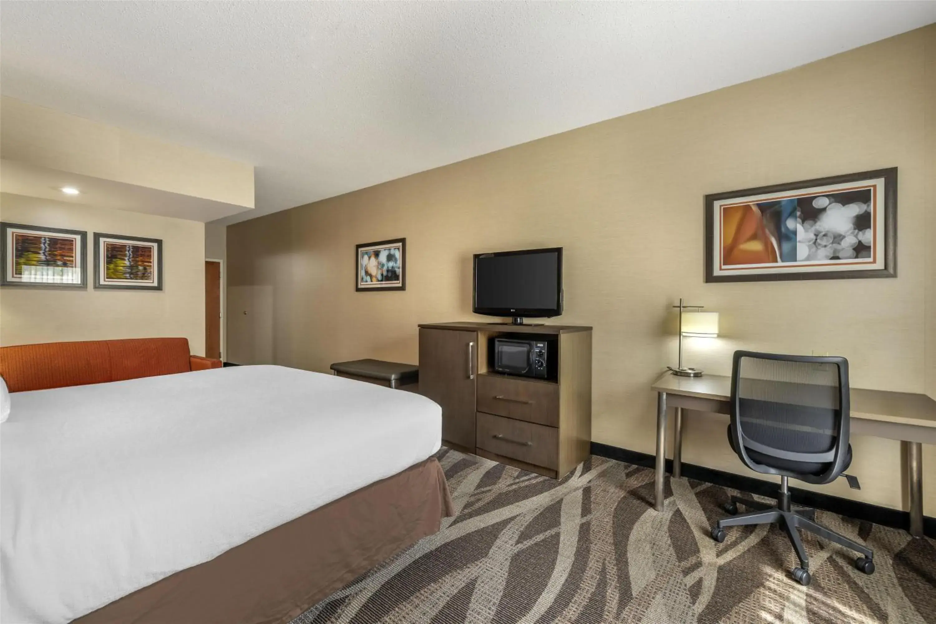 King Room with Sofa Bed in Best Western Plus University Inn King Room with Sofa Bed in Best Western Plus University Inn