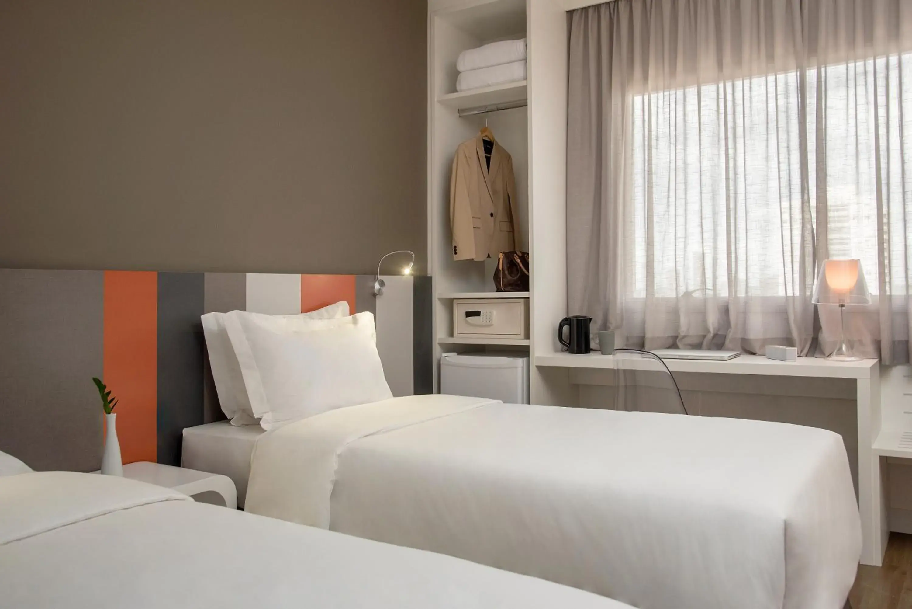 Deluxe Twin - single occupancy - 2 Single Beds in Intercity Bauru Deluxe Twin - single occupancy - 2 Single Beds in Intercity Bauru