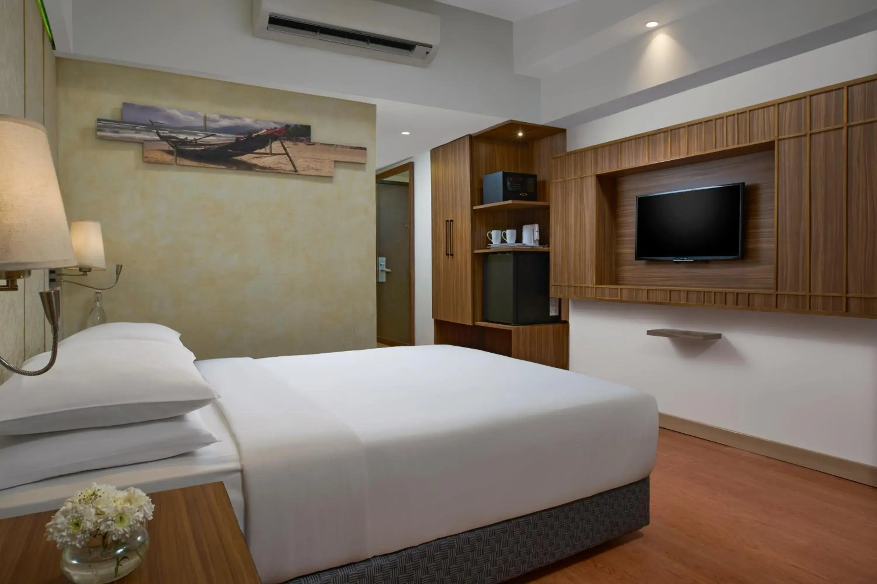 Standard Cozy Room in Park Inn by Radisson Goa Candolim Standard Cozy Room in Park Inn by Radisson Goa Candolim