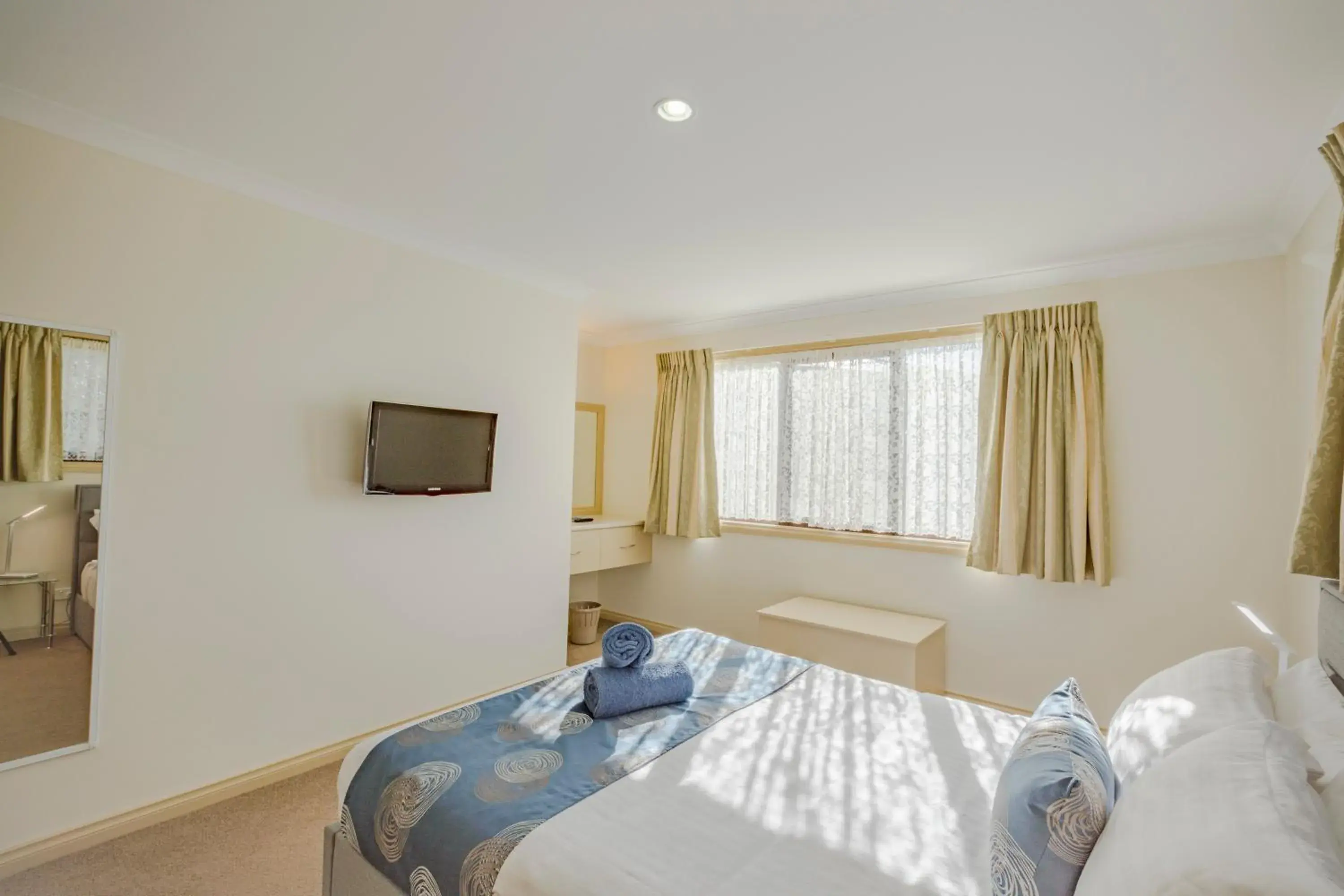 Deluxe Double Room (26) in Queechy Motel Deluxe Double Room (26) in Queechy Motel