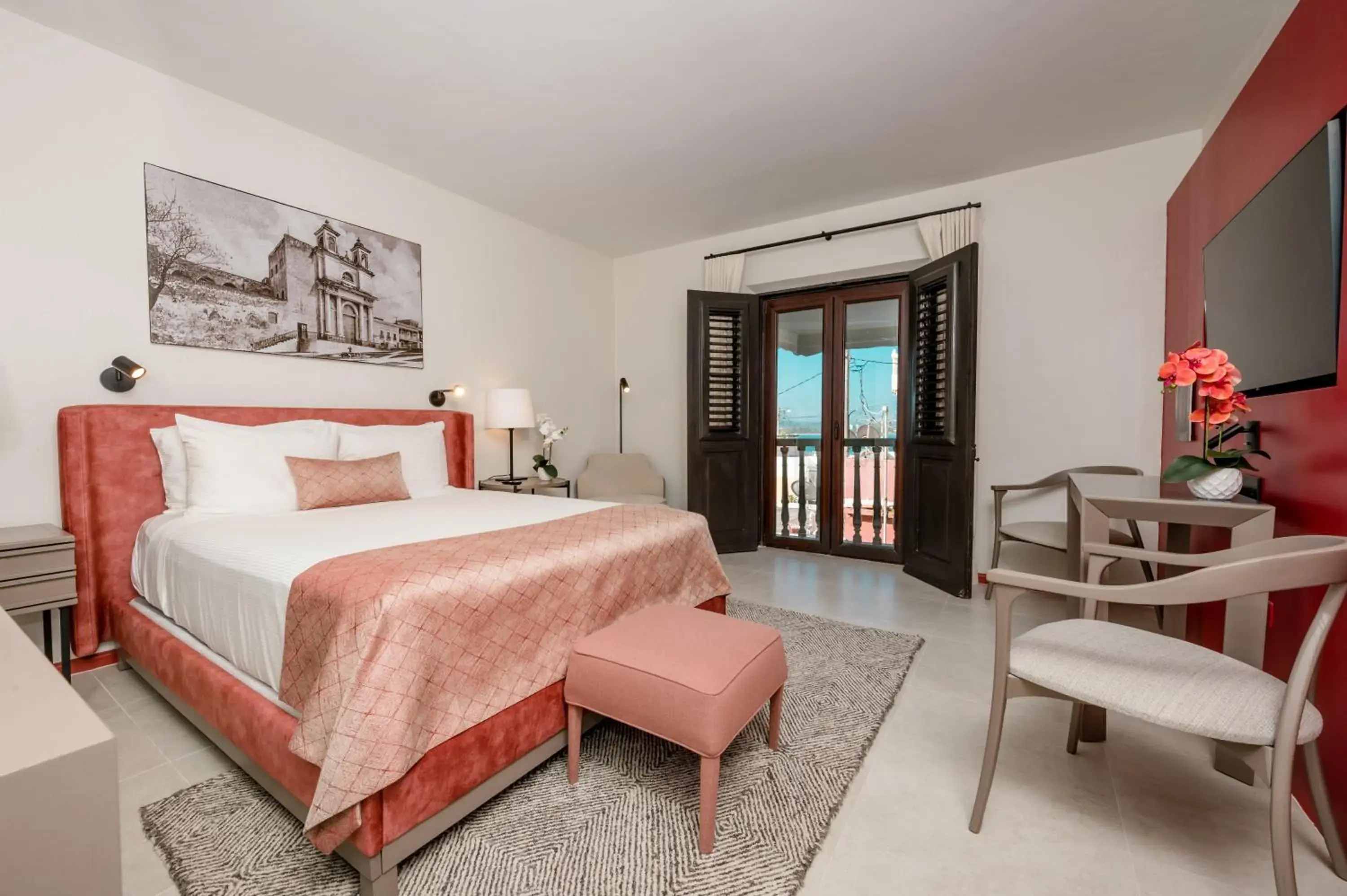 Deluxe Queen Room in Hotel El Convento Deluxe Queen Room in Hotel El Convento