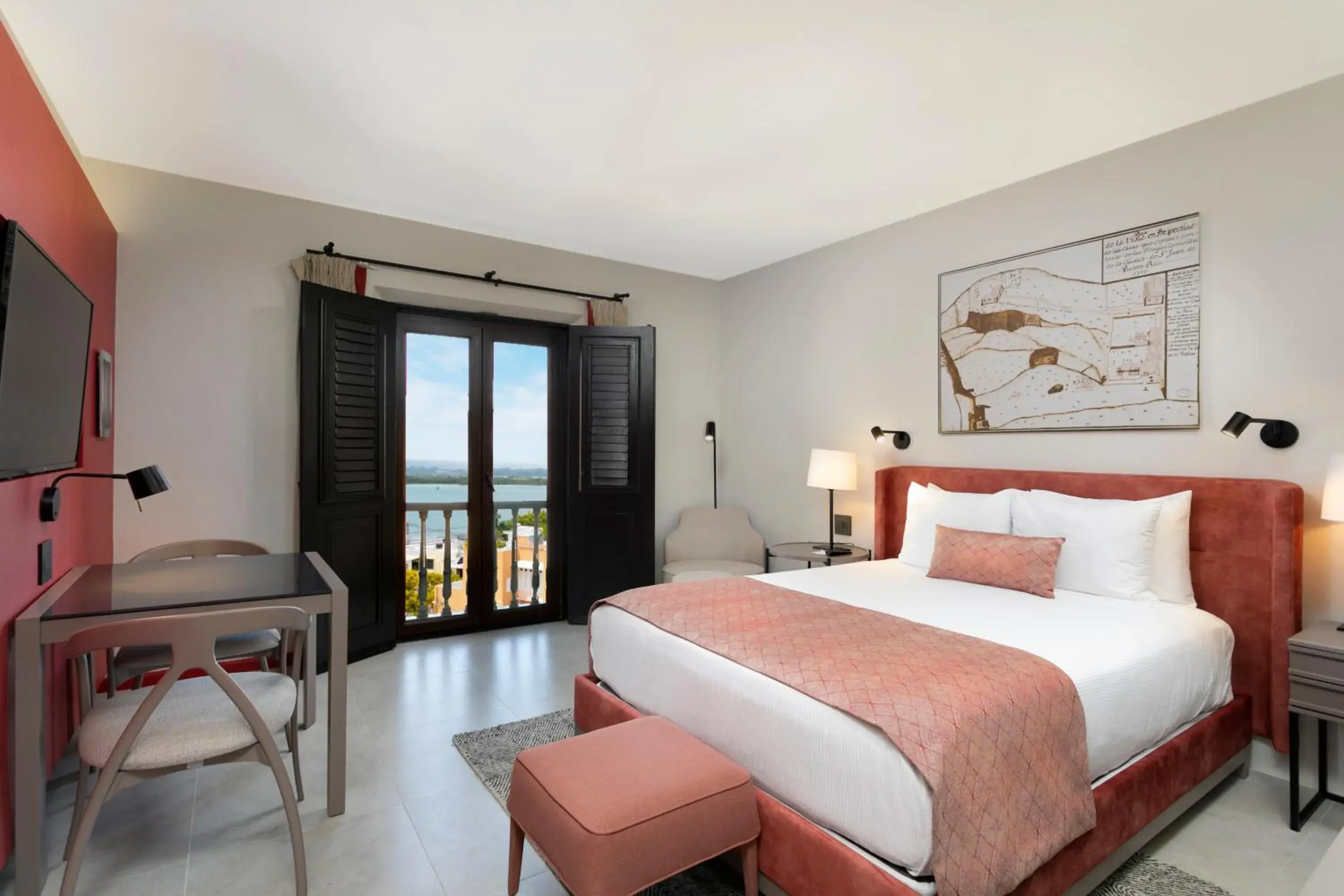 Queen Room with Bay View in Hotel El Convento Queen Room with Bay View in Hotel El Convento