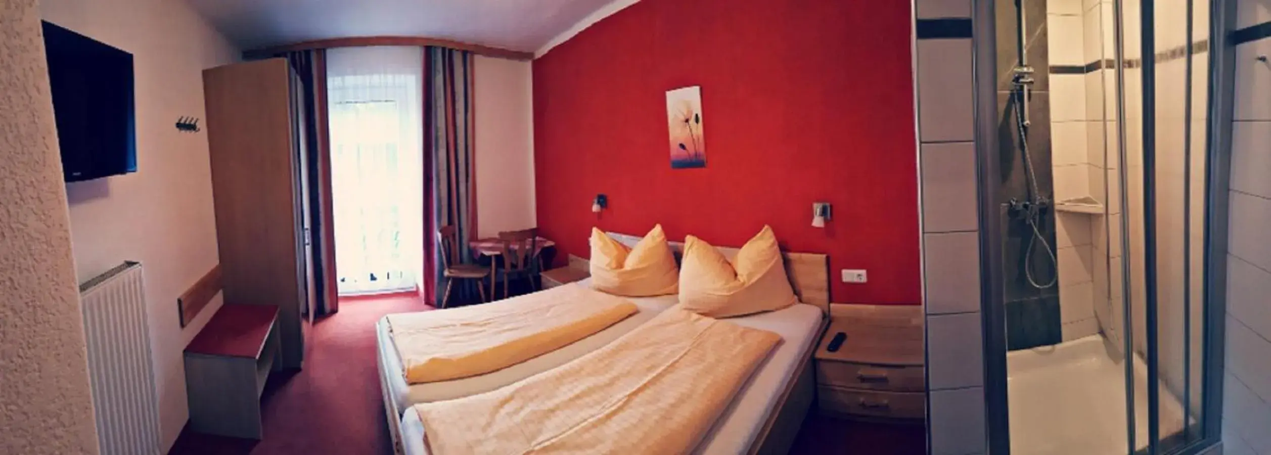 Triple Room with Balcony in Hotel Pension Oswald Triple Room with Balcony in Hotel Pension Oswald