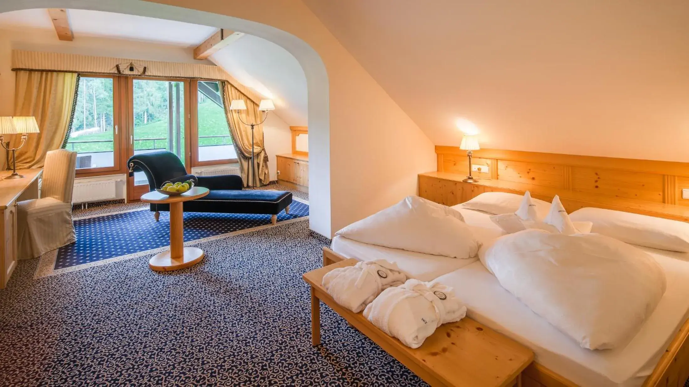 Two-Bedroom Suite in Royal Hotel Hinterhuber Two-Bedroom Suite in Royal Hotel Hinterhuber