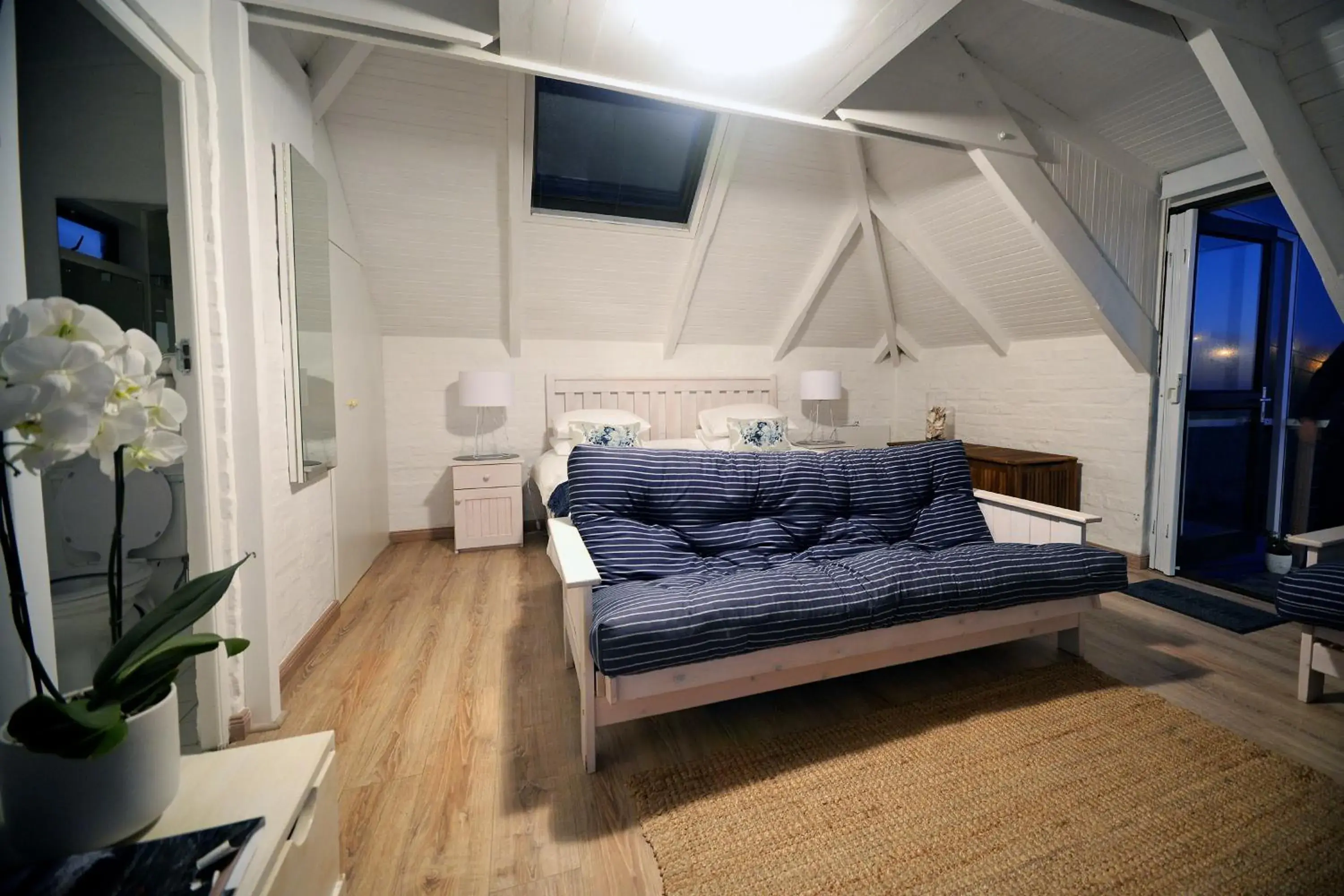 King or Twin Studio - single occupancy - Seagull in Rocklands Seaside Bed and Breakfast King or Twin Studio - single occupancy - Seagull in Rocklands Seaside Bed and Breakfast