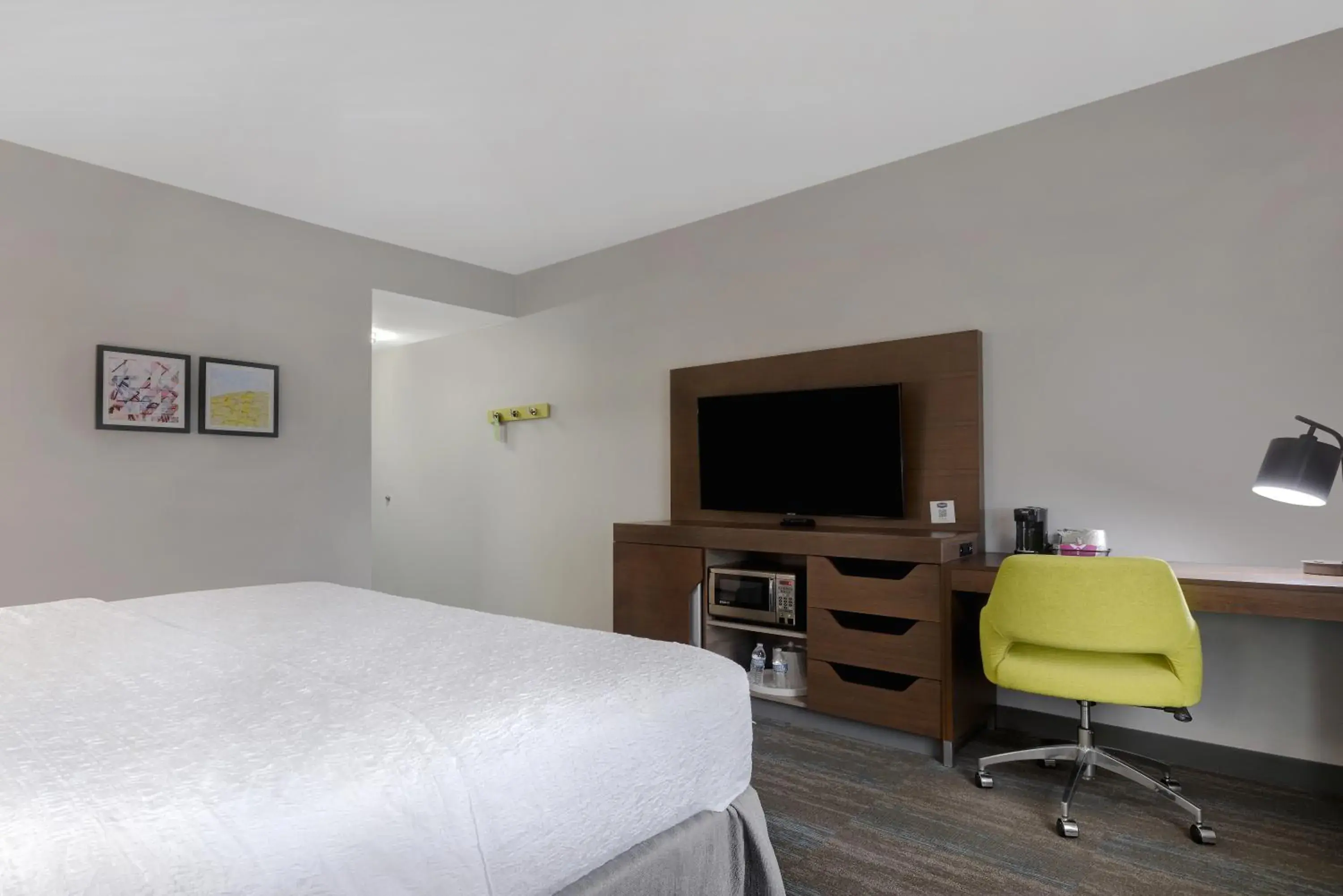 King Room with King Bed - Non-Smoking in Hampton Inn Natchitoches King Room with King Bed - Non-Smoking in Hampton Inn Natchitoches