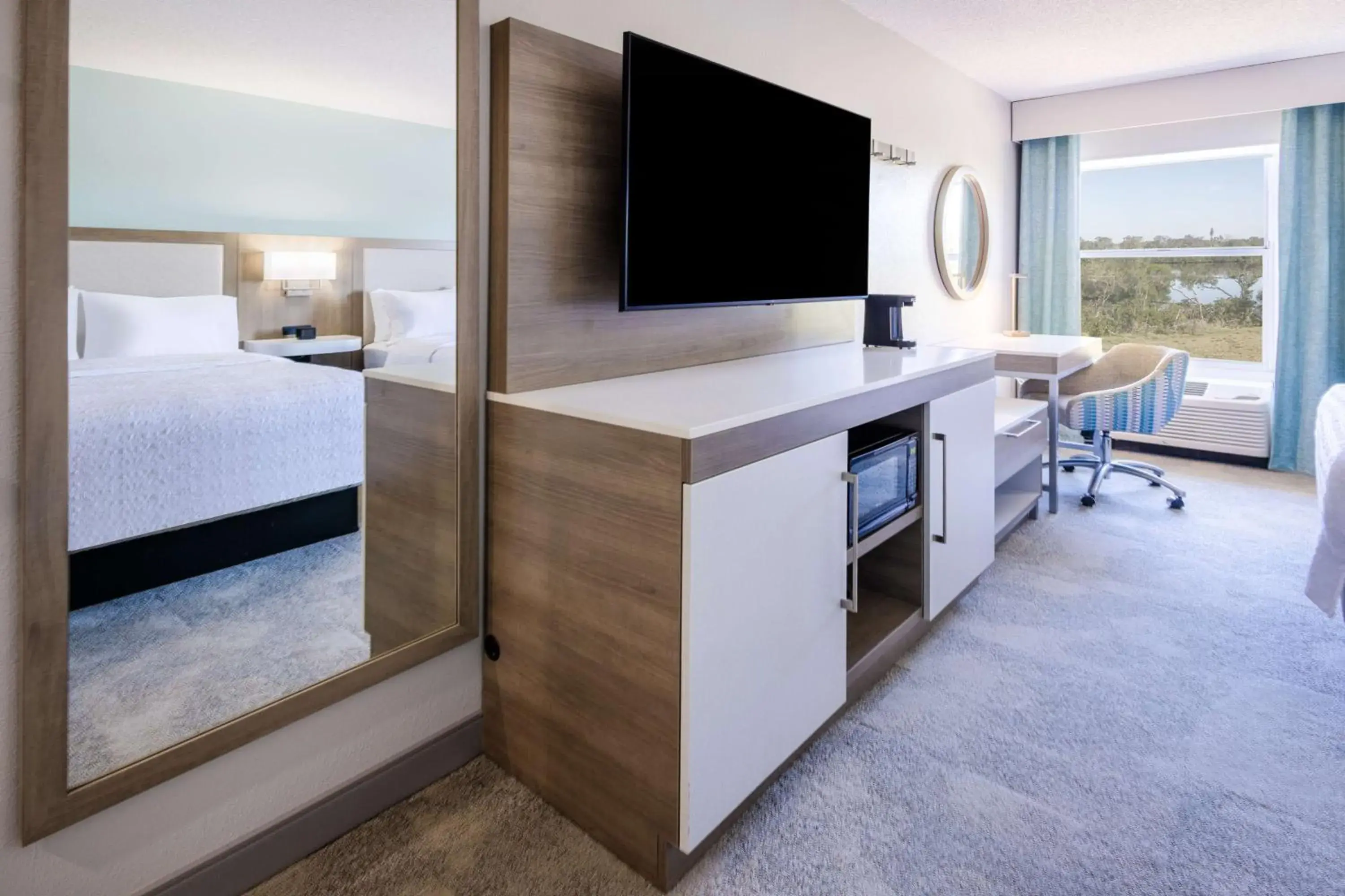 Room with Two Queen Beds - Non-Smoking in Hampton Inn & Suites Venice Bayside South Sarasota Room with Two Queen Beds - Non-Smoking in Hampton Inn & Suites Venice Bayside South Sarasota