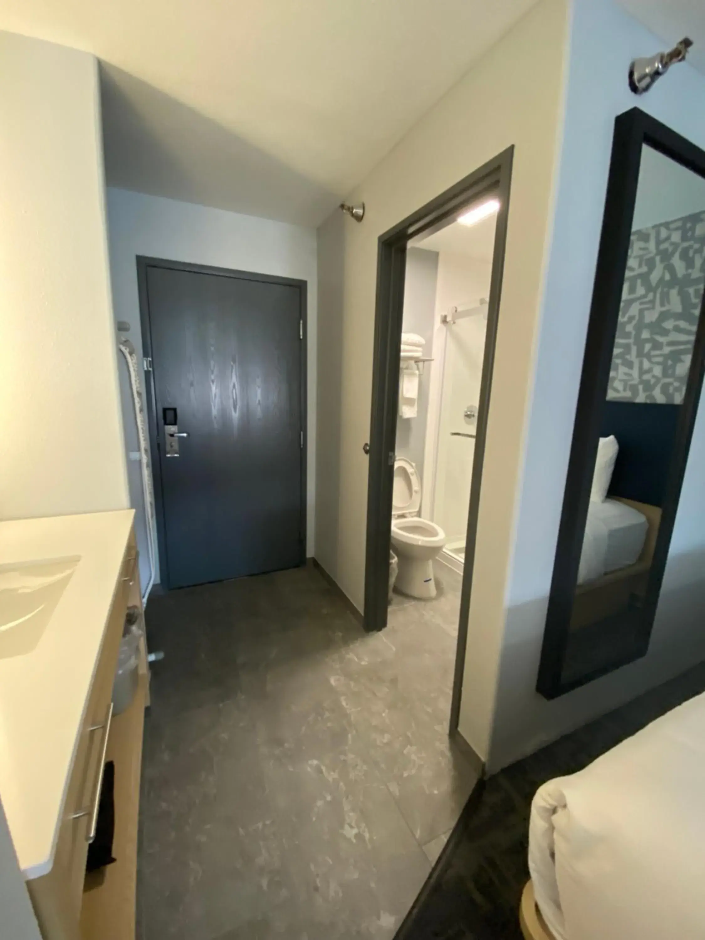 Queen Room with Two Queen Beds in Stay Wise Inns of Montrose Queen Room with Two Queen Beds in Stay Wise Inns of Montrose