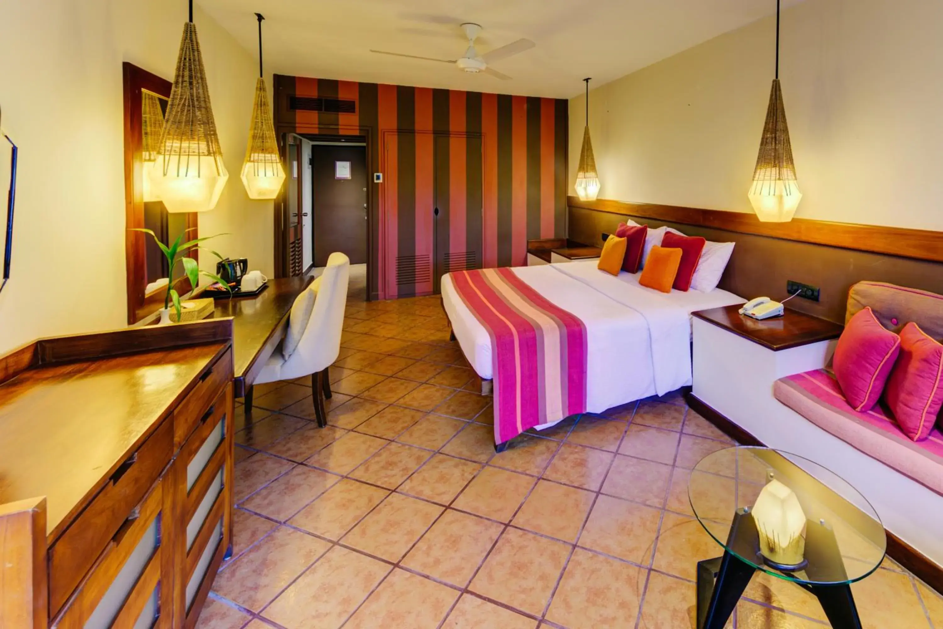 Superior King Garden View - single occupancy - 10% discount on Boat rides & Archery, Early Check In & Late Check Out on Availability in Cinnamon Citadel Kandy Superior King Garden View - single occupancy - 10% discount on Boat rides & Archery, Early Check In & Late Check Out on Availability in Cinnamon Citadel Kandy