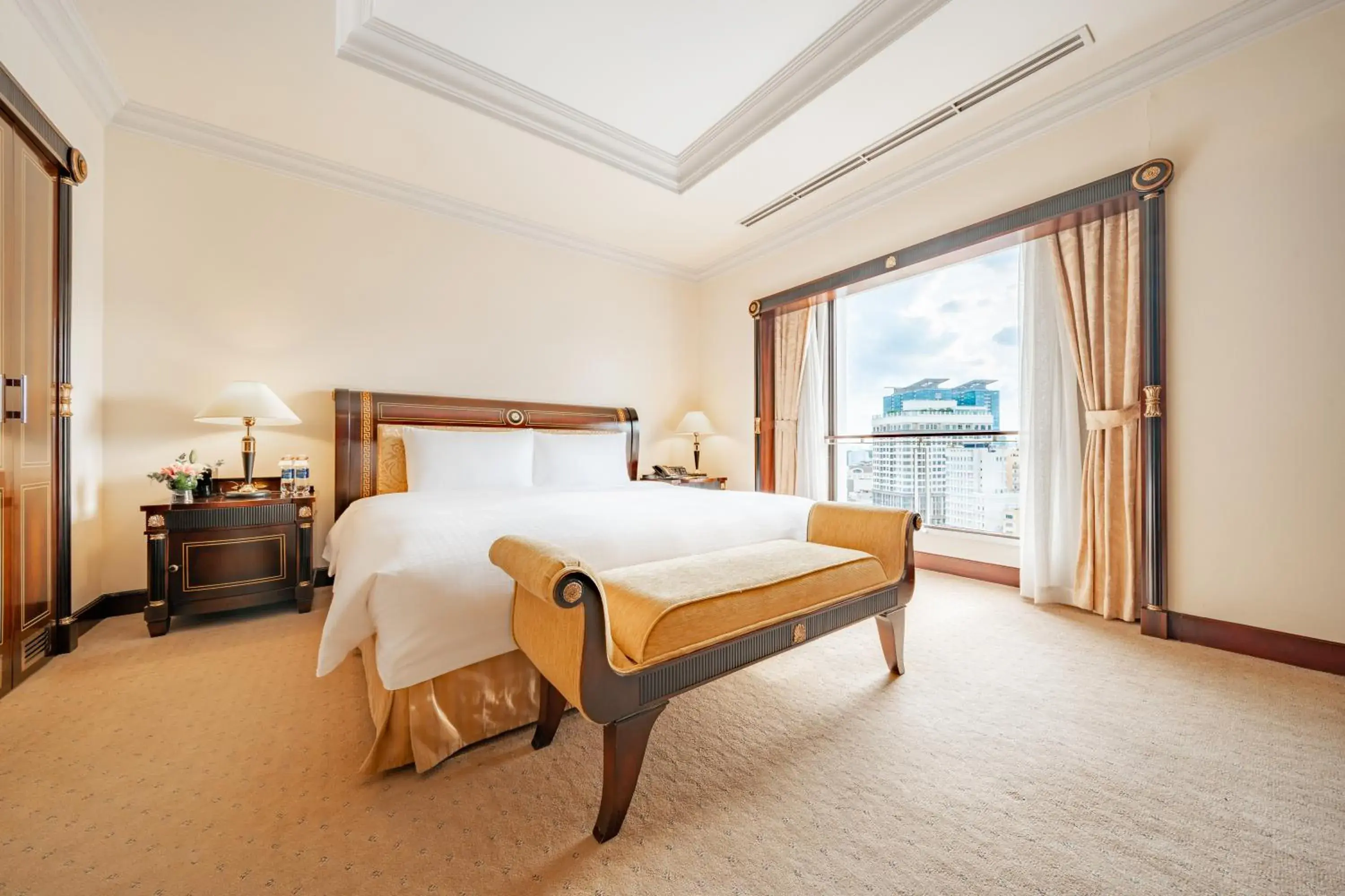 Suite with City View in Lotte Hotel Saigon Suite with City View in Lotte Hotel Saigon
