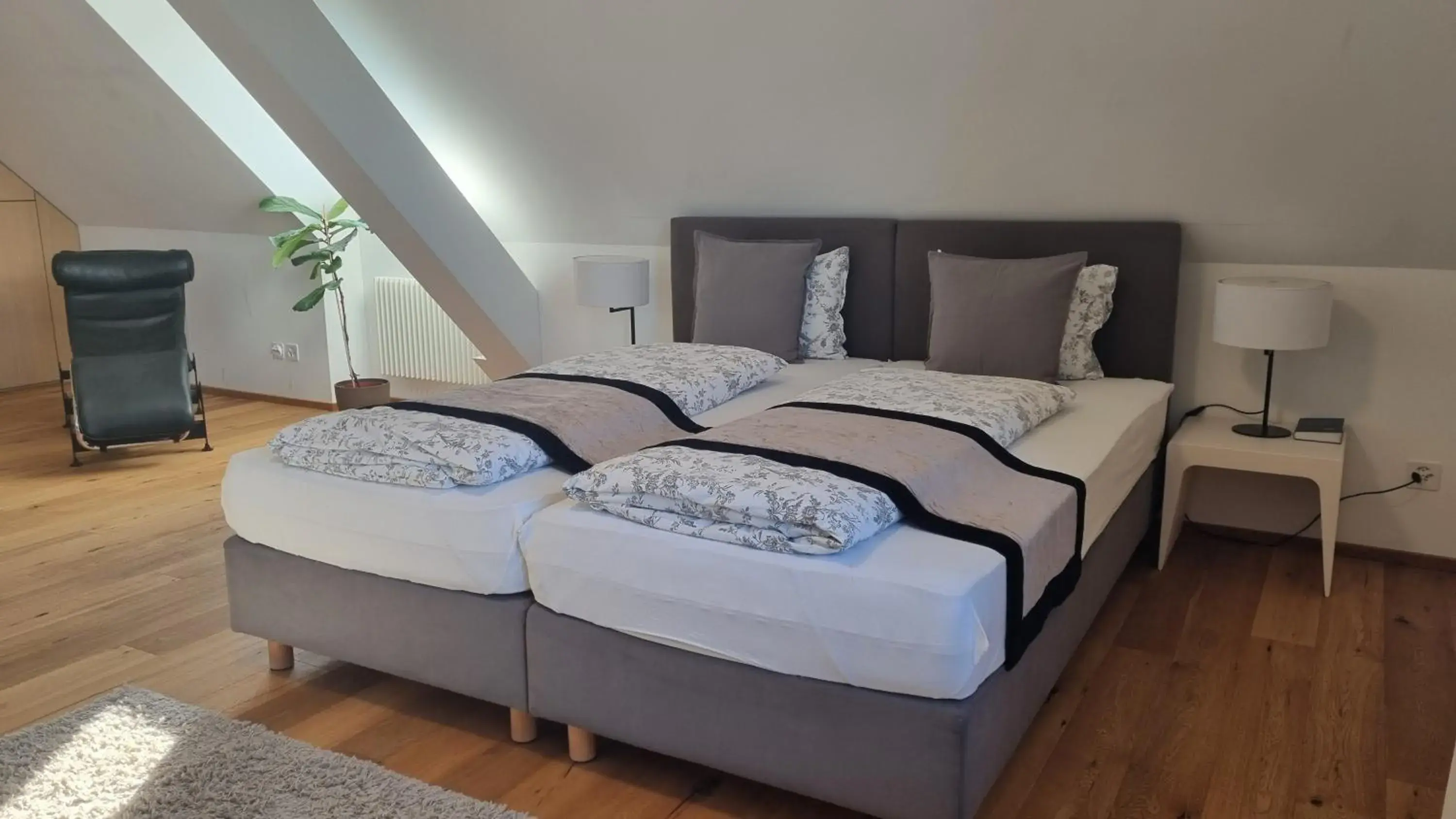 Suite - single occupancy in Hotel & Restaurant Schloss Schwandegg Suite - single occupancy in Hotel & Restaurant Schloss Schwandegg