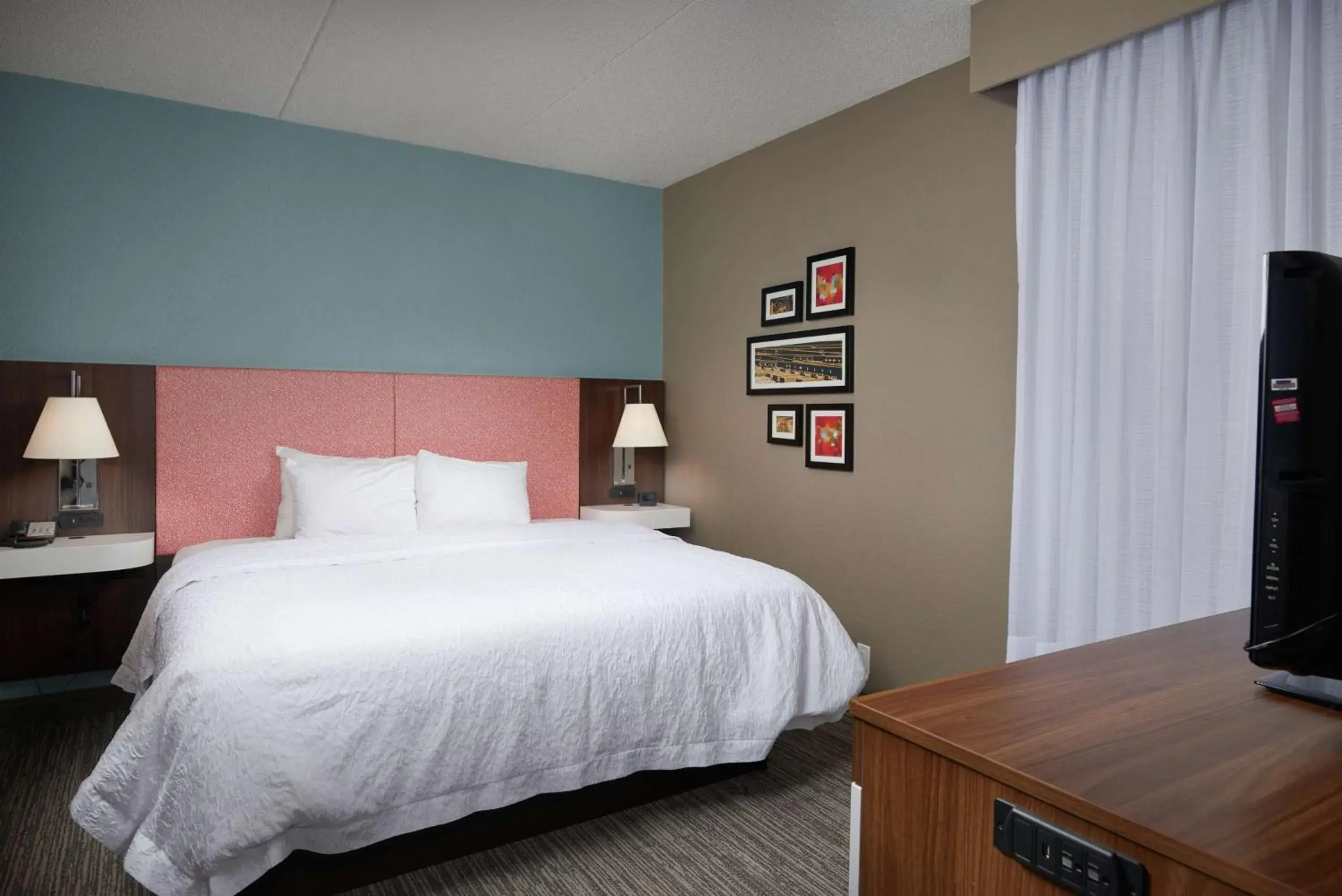 Special Offer - King Room in Hampton Inn Hanover Special Offer - King Room in Hampton Inn Hanover