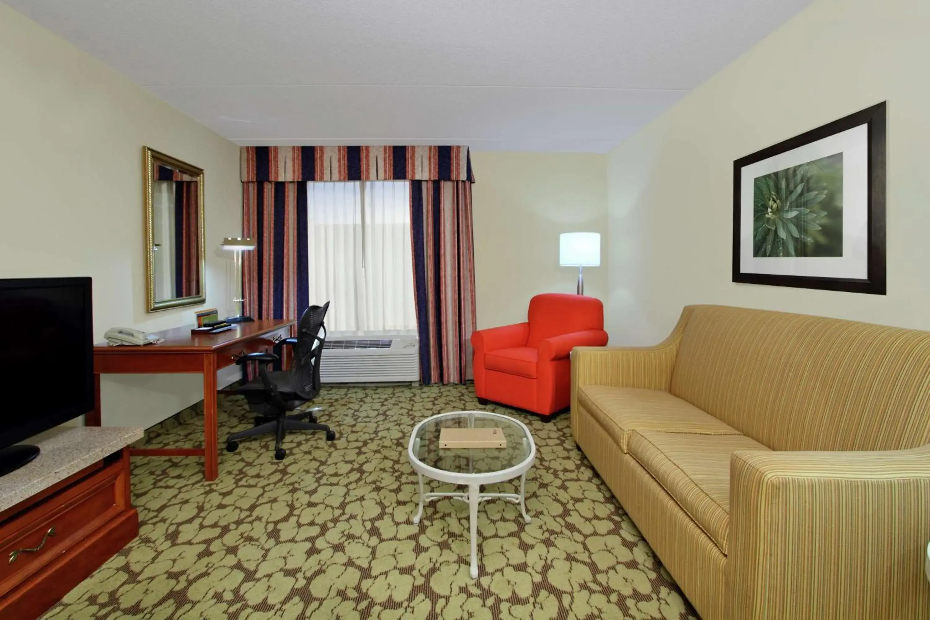 One-Bedroom King Suite with Roll-in Shower - Mobility Accessible in Hilton Garden Inn Chesapeake Greenbrier One-Bedroom King Suite with Roll-in Shower - Mobility Accessible in Hilton Garden Inn Chesapeake Greenbrier