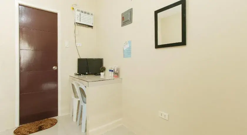 Economy Double Room in DMS Apartelle Economy Double Room in DMS Apartelle