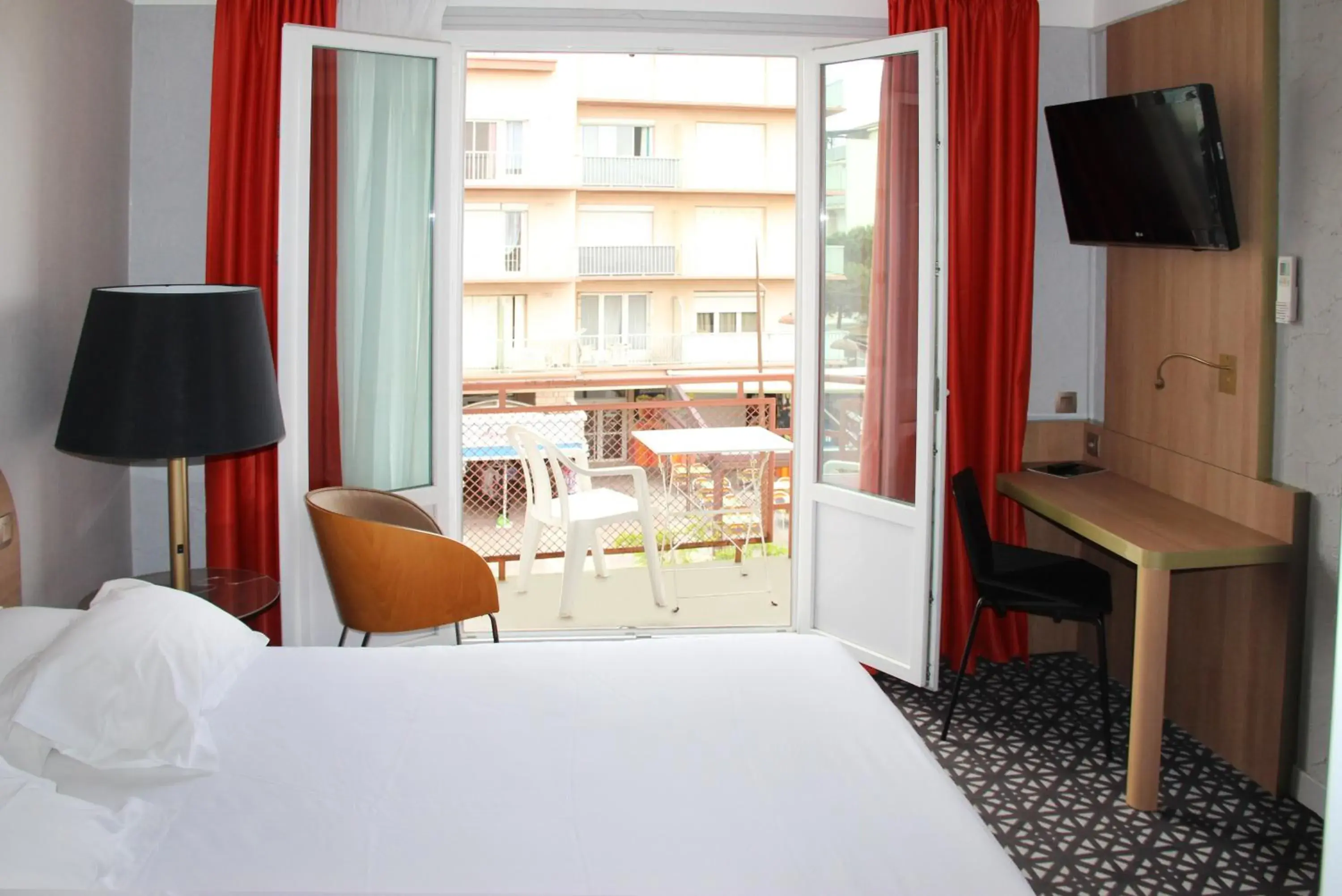 Double Room with Balcony and Side Sea View in Hôtel Beau Rivage Double Room with Balcony and Side Sea View in Hôtel Beau Rivage