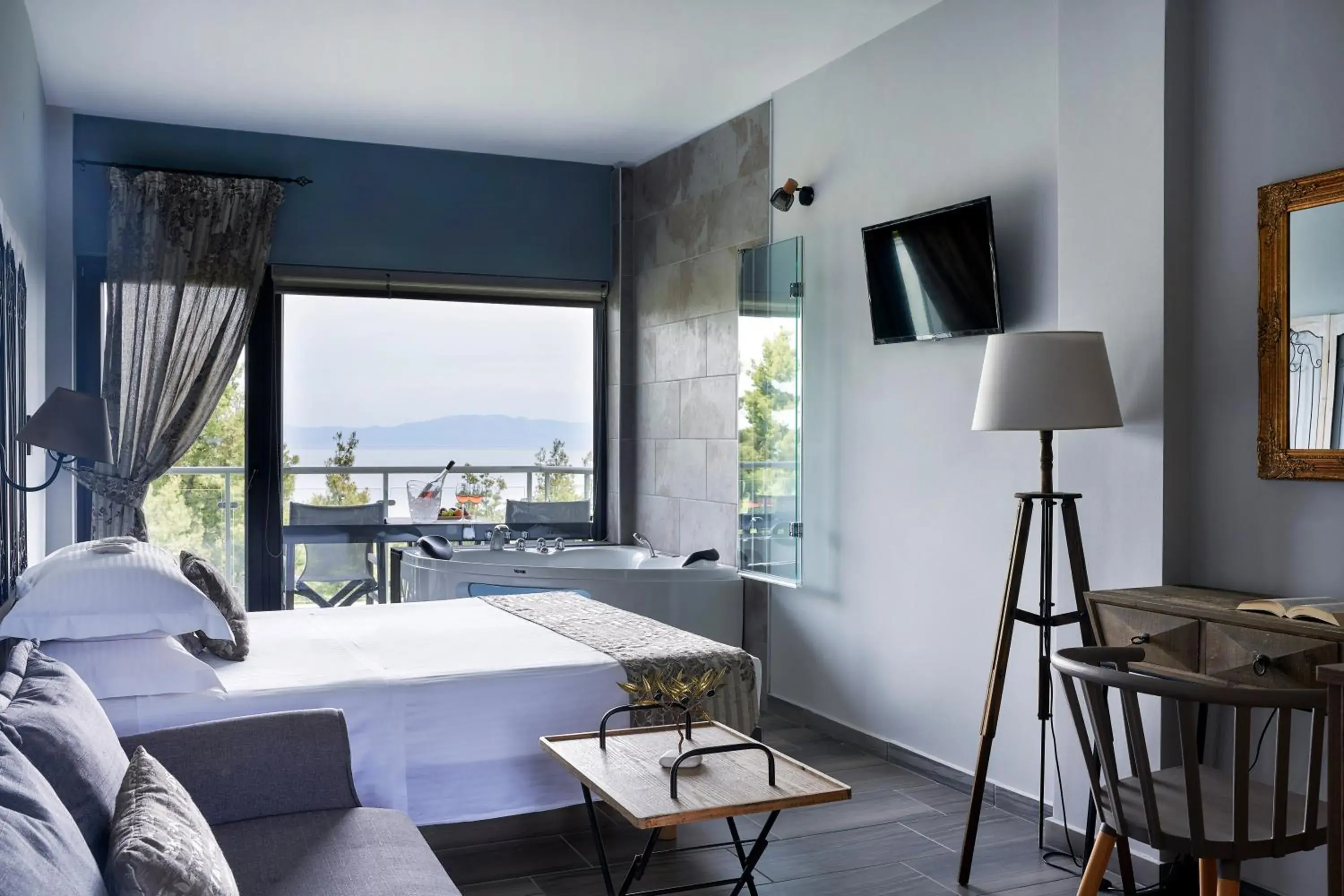 Suite with Panoramic Sea View in Mirabilia Boutique Hotel Suite with Panoramic Sea View in Mirabilia Boutique Hotel