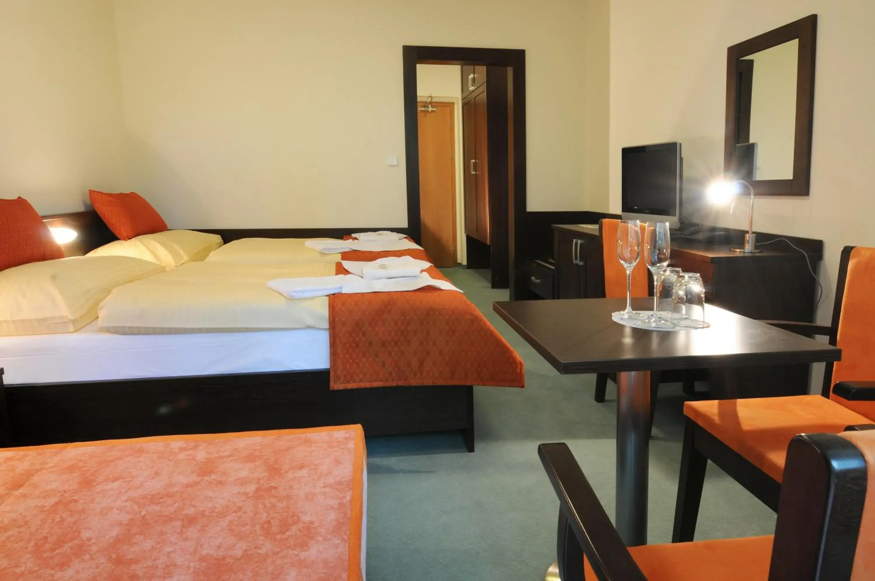 Double or Twin Room with Balcony in Hotel SOREA REGIA Double or Twin Room with Balcony in Hotel SOREA REGIA