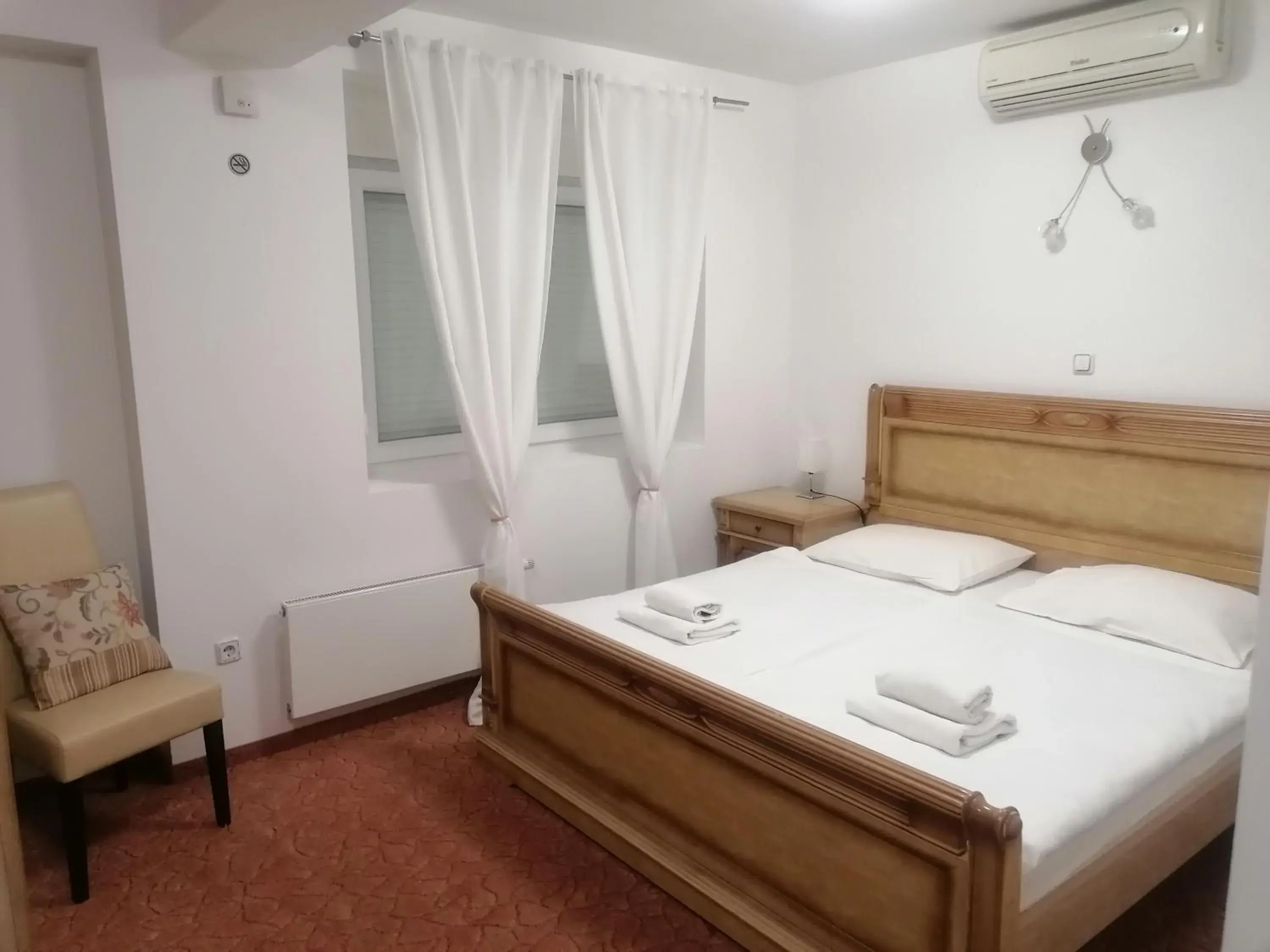 Double Room in Hotel Garny Pleso Double Room in Hotel Garny Pleso