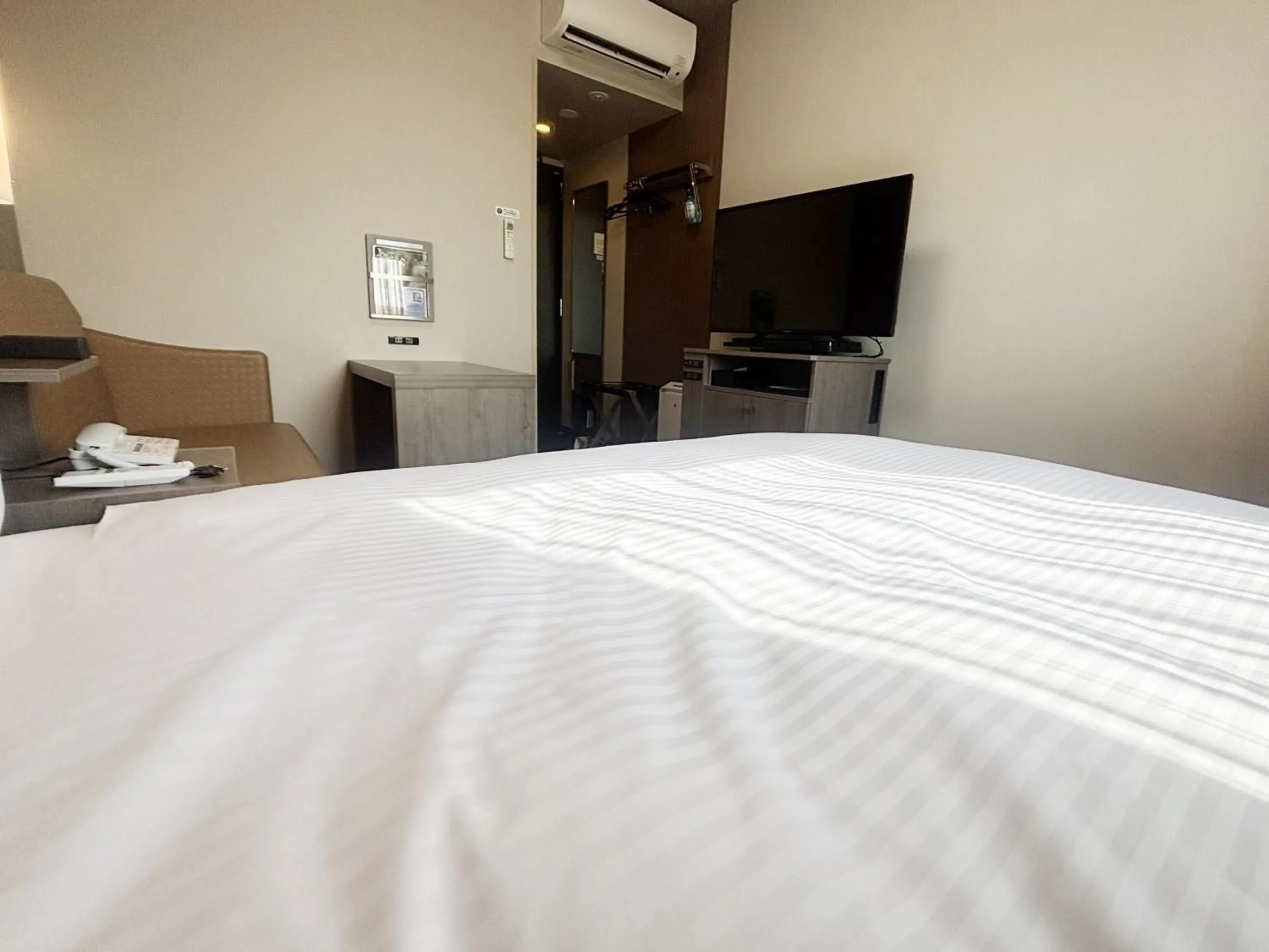 Superior Double Room with Small Double Bed - single occupancy - Smoking in Hotel Route-Inn Koka Minakuchi -Kokudo 1 gou- Superior Double Room with Small Double Bed - single occupancy - Smoking in Hotel Route-Inn Koka Minakuchi -Kokudo 1 gou-