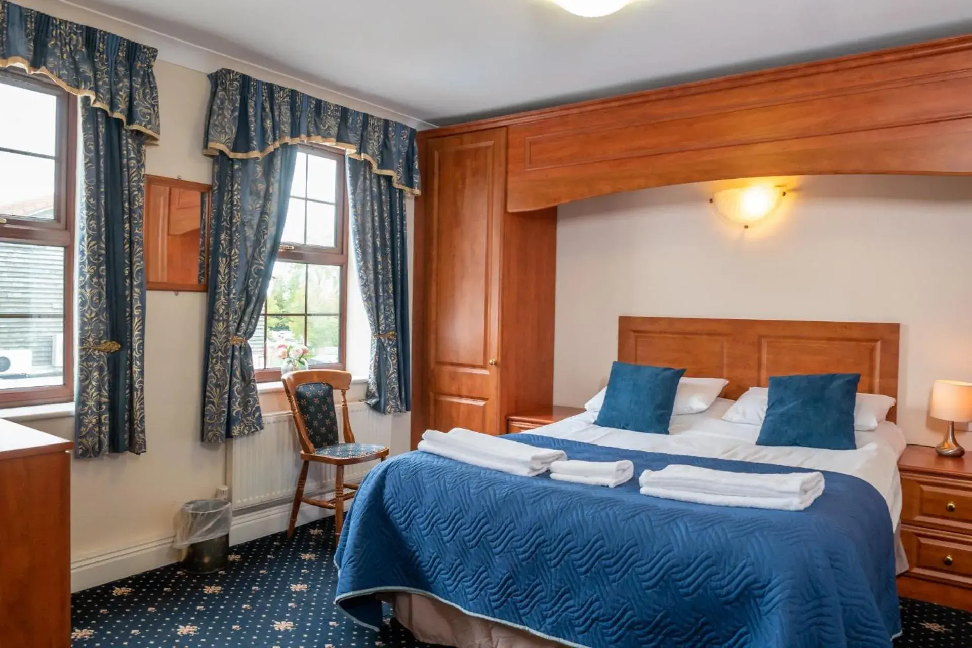 Deluxe Twin Room in The Shurland Hotel Gym Spa Deluxe Twin Room in The Shurland Hotel Gym Spa