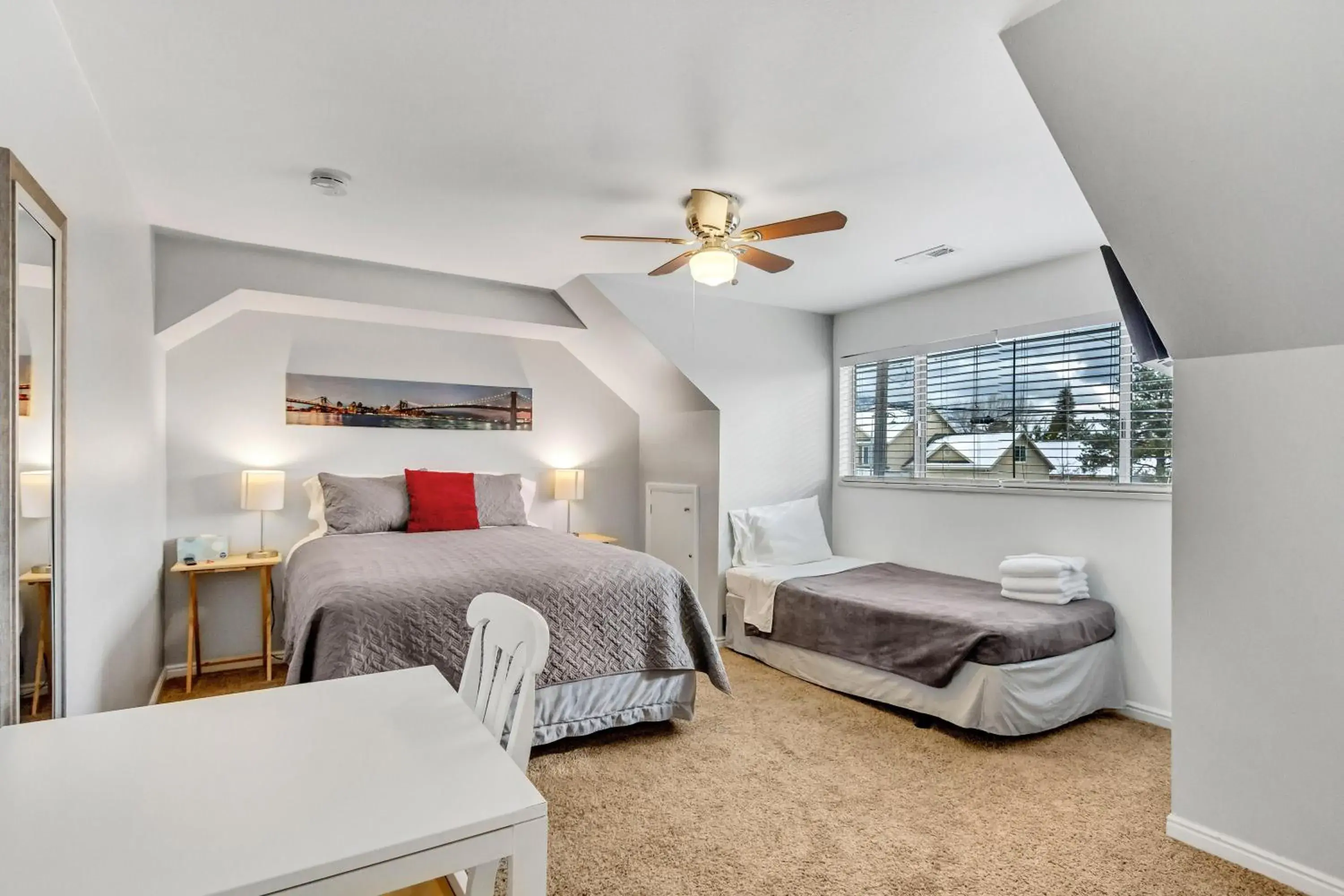 Triple Room with Shared Bathroom in Large Room Near UVU & BYU Triple Room with Shared Bathroom in Large Room Near UVU & BYU