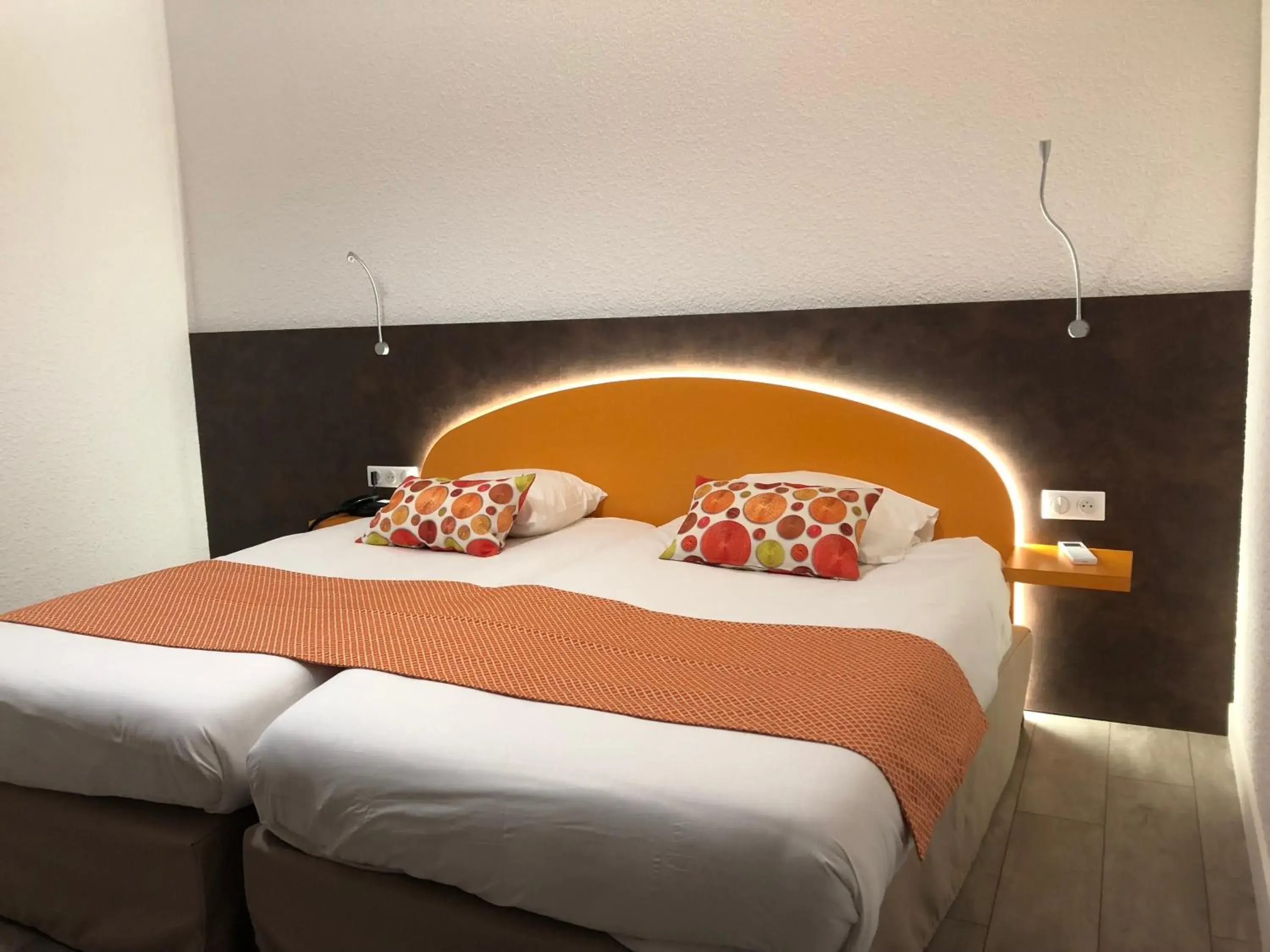 Double Room - Disability Access in Les Tilleuls Montbeliard Sud Audincourt Double Room - Disability Access in Les Tilleuls Montbeliard Sud Audincourt