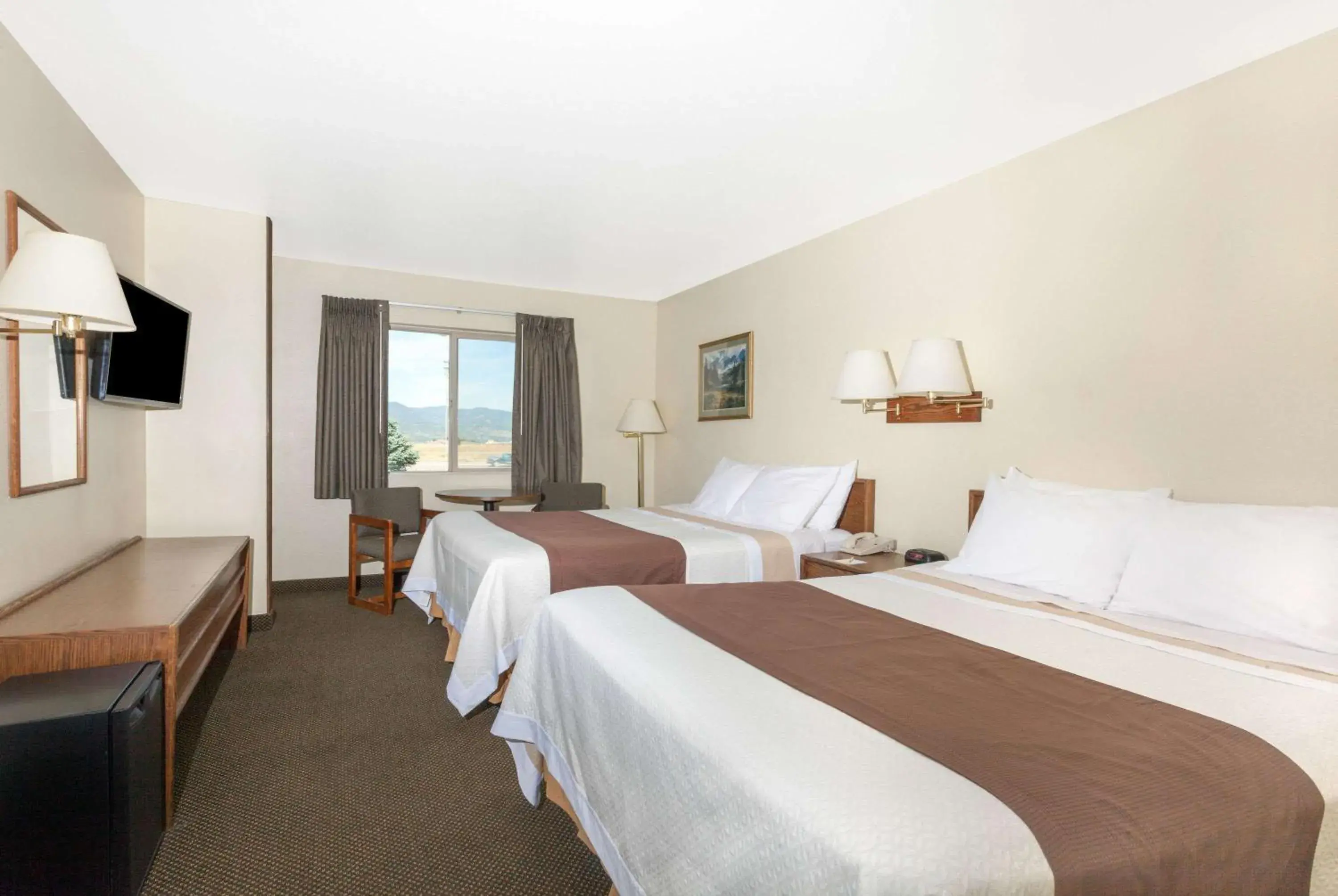 Queen Room with Two Queen Beds - Smoking in Days Inn by Wyndham Missoula Airport Queen Room with Two Queen Beds - Smoking in Days Inn by Wyndham Missoula Airport