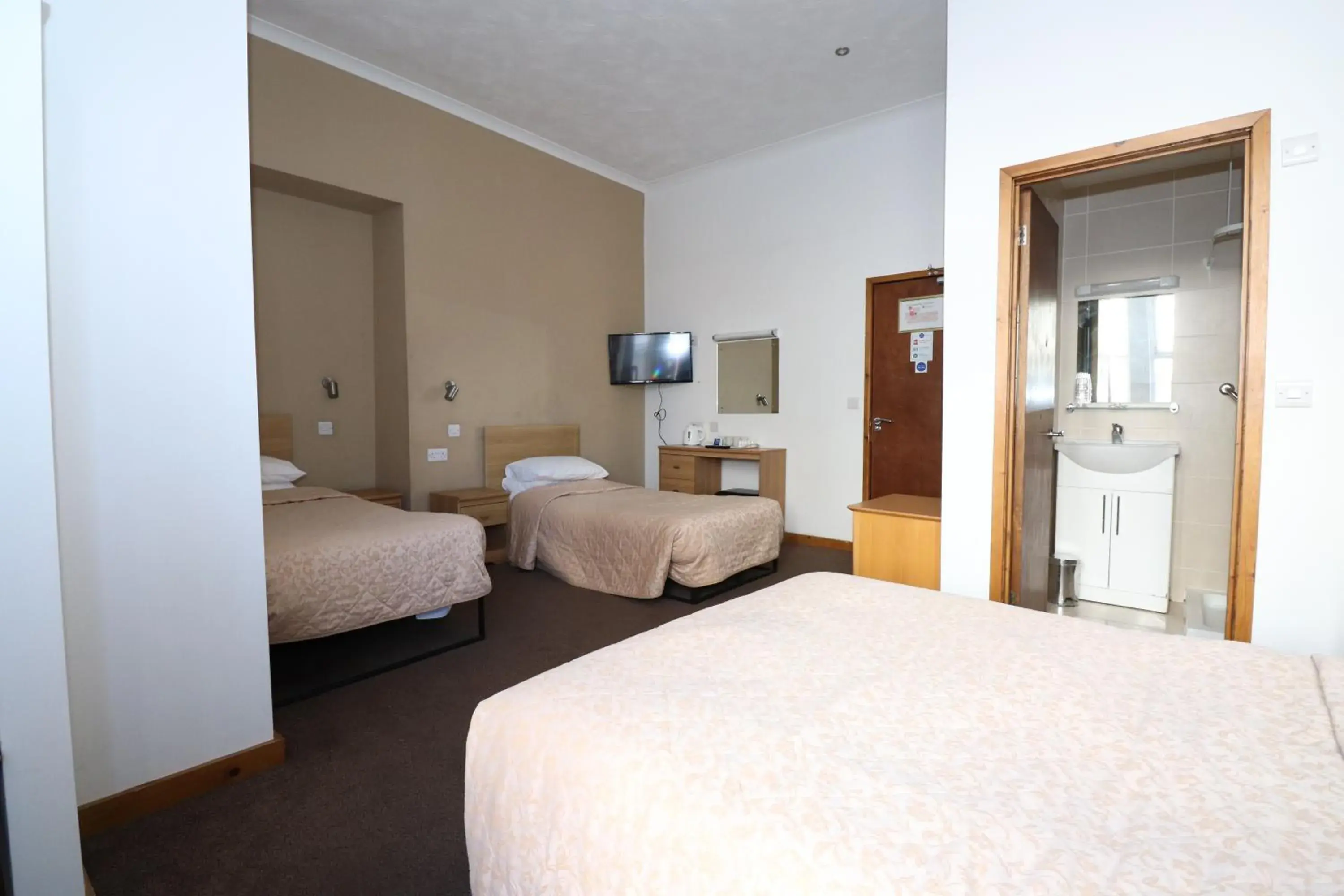 Family Room in The Sandringham Hotel Family Room in The Sandringham Hotel