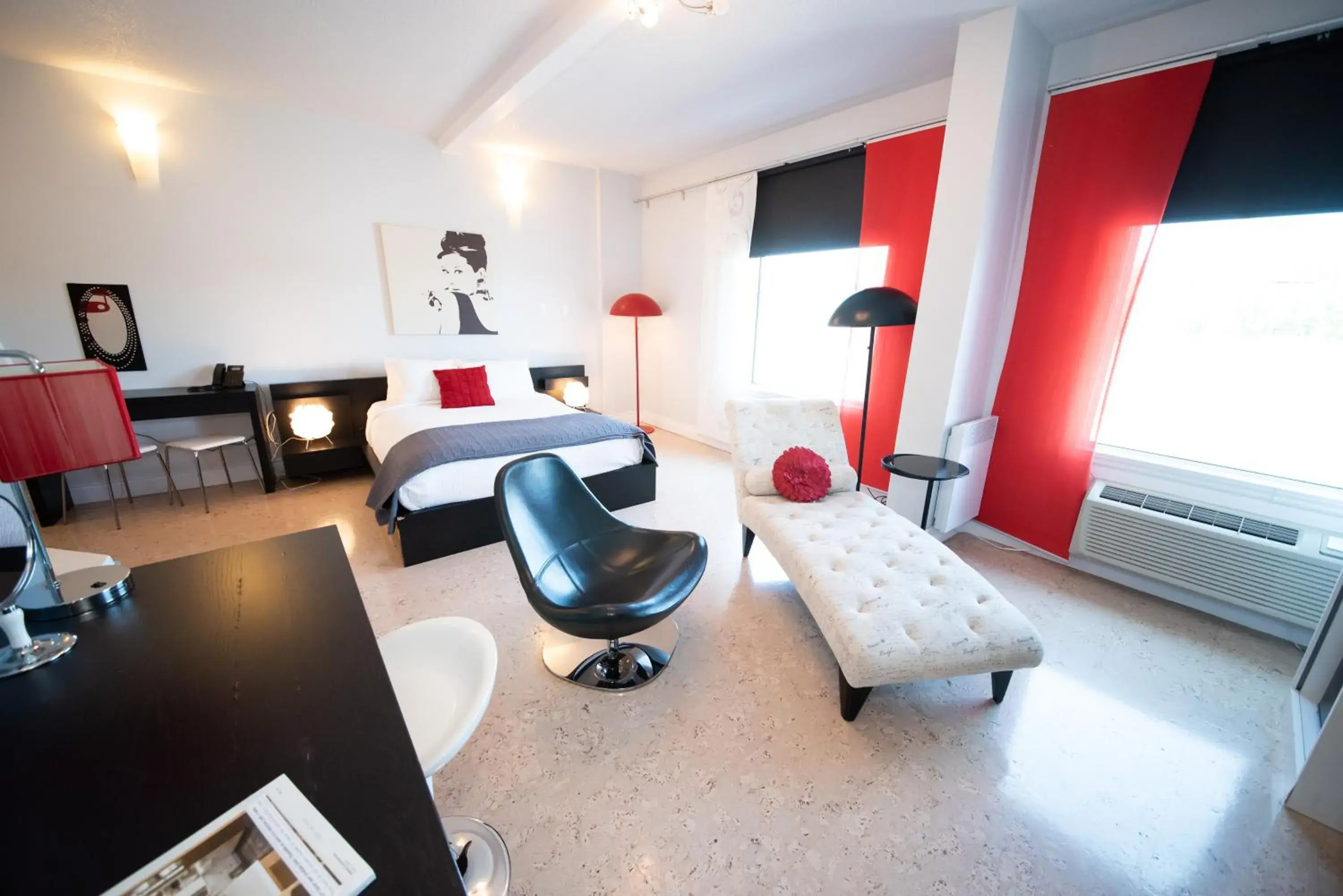 Superior Queen Suite - Non-Smoking in Days Inn by Wyndham Berthierville Superior Queen Suite - Non-Smoking in Days Inn by Wyndham Berthierville