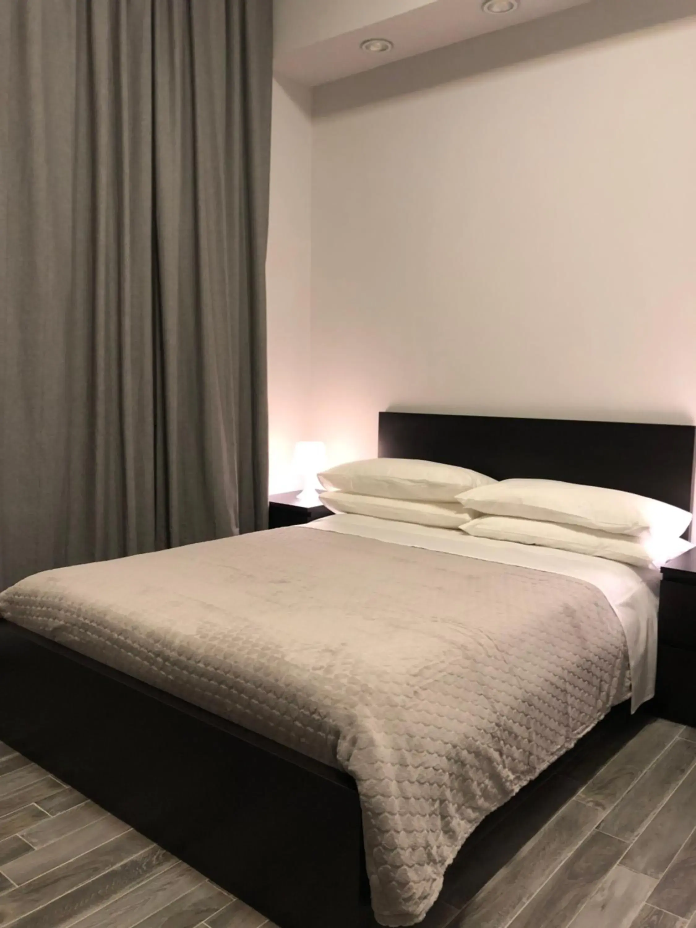 Double Room in Caio Duilio B&B Double Room in Caio Duilio B&B