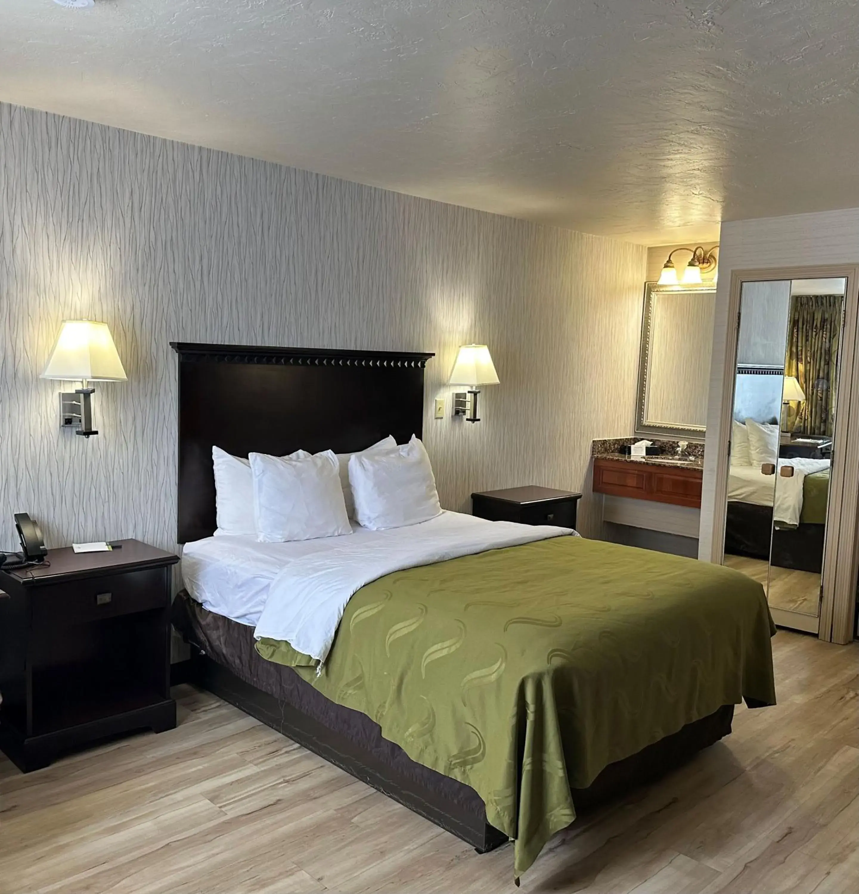 One-Bedroom Suite with Two Queen Beds - Non-Smoking in Wingate by Wyndham Gunnison Near Western Colorado University One-Bedroom Suite with Two Queen Beds - Non-Smoking in Wingate by Wyndham Gunnison Near Western Colorado University