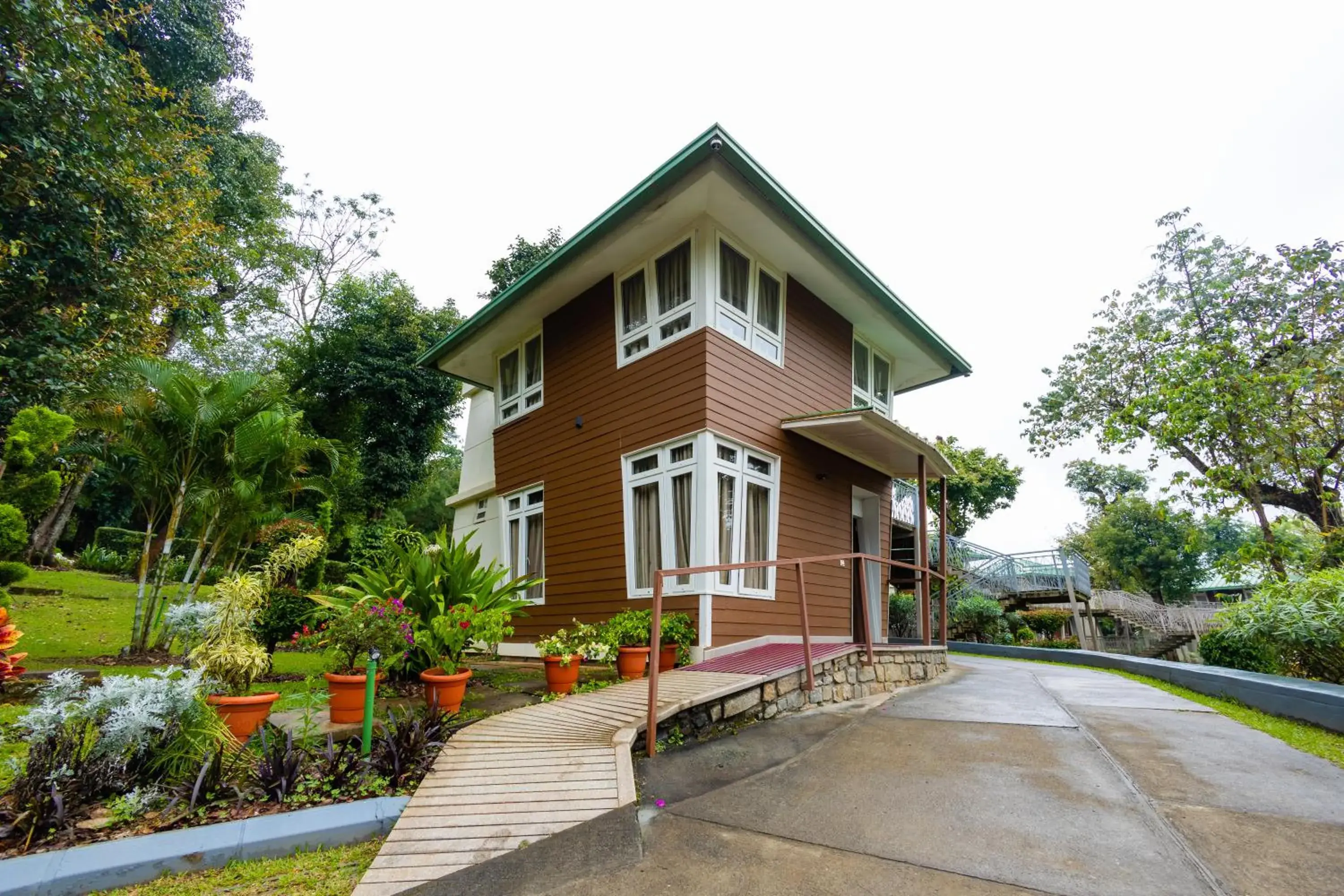 Deluxe Suite in IBC Honeydew Exotica Resort Deluxe Suite in IBC Honeydew Exotica Resort