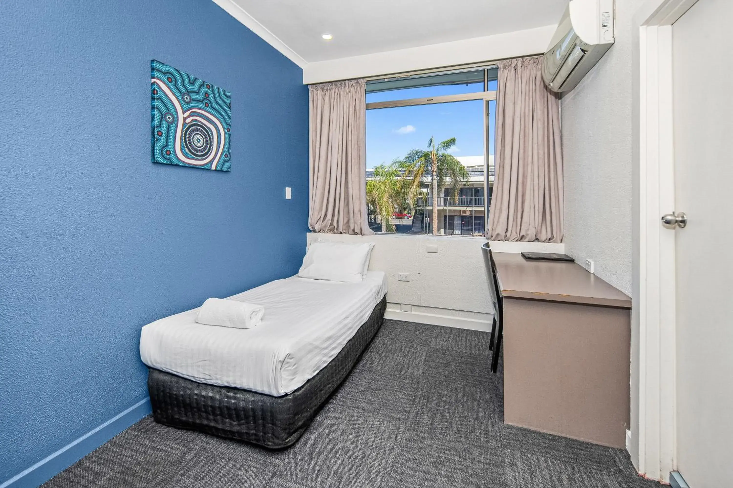 Budget Single Room in Diplomat Hotel Alice Springs Budget Single Room in Diplomat Hotel Alice Springs