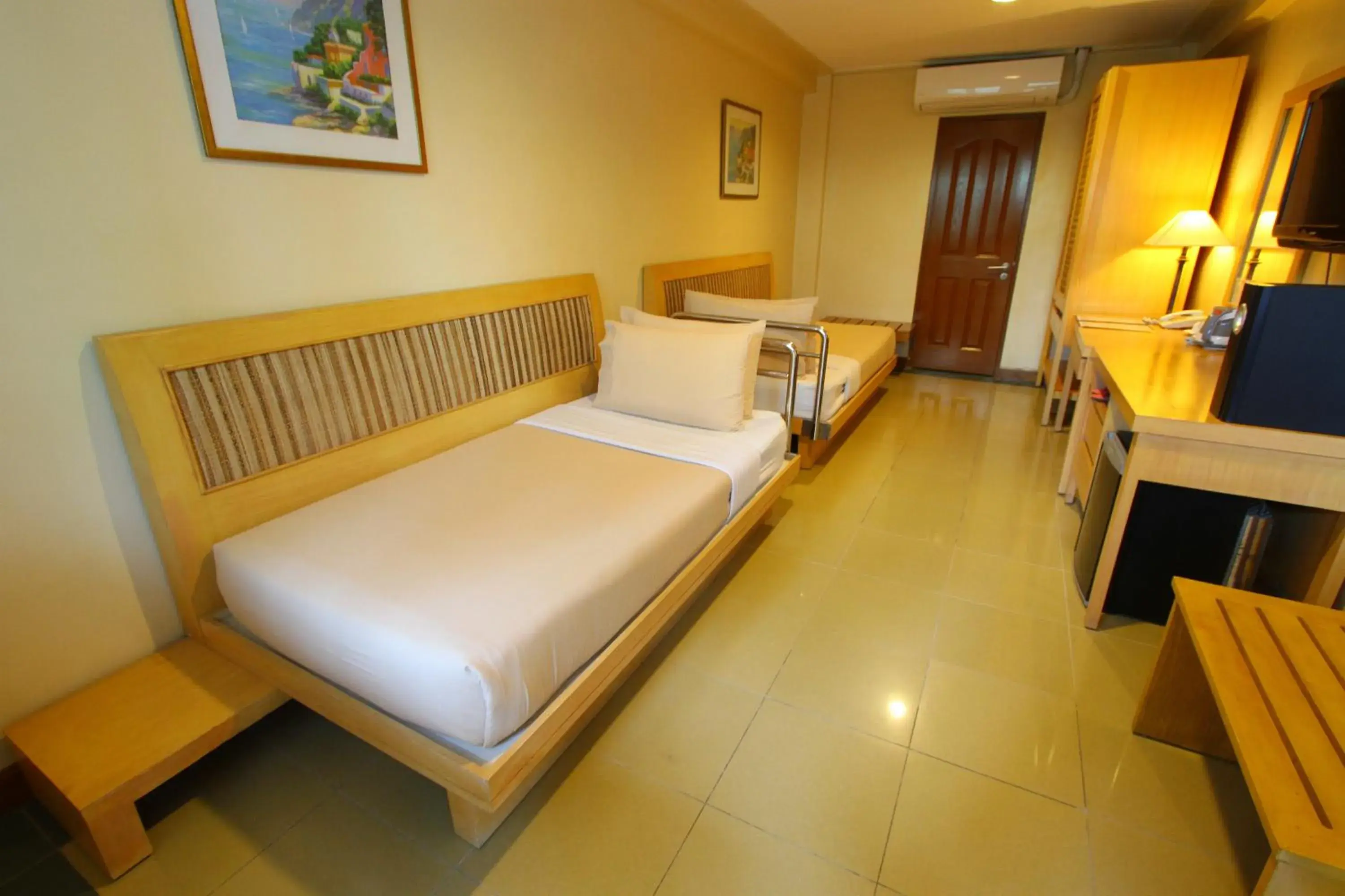 Superior Double Room in Trace Suites by SMS Hospitality Superior Double Room in Trace Suites by SMS Hospitality