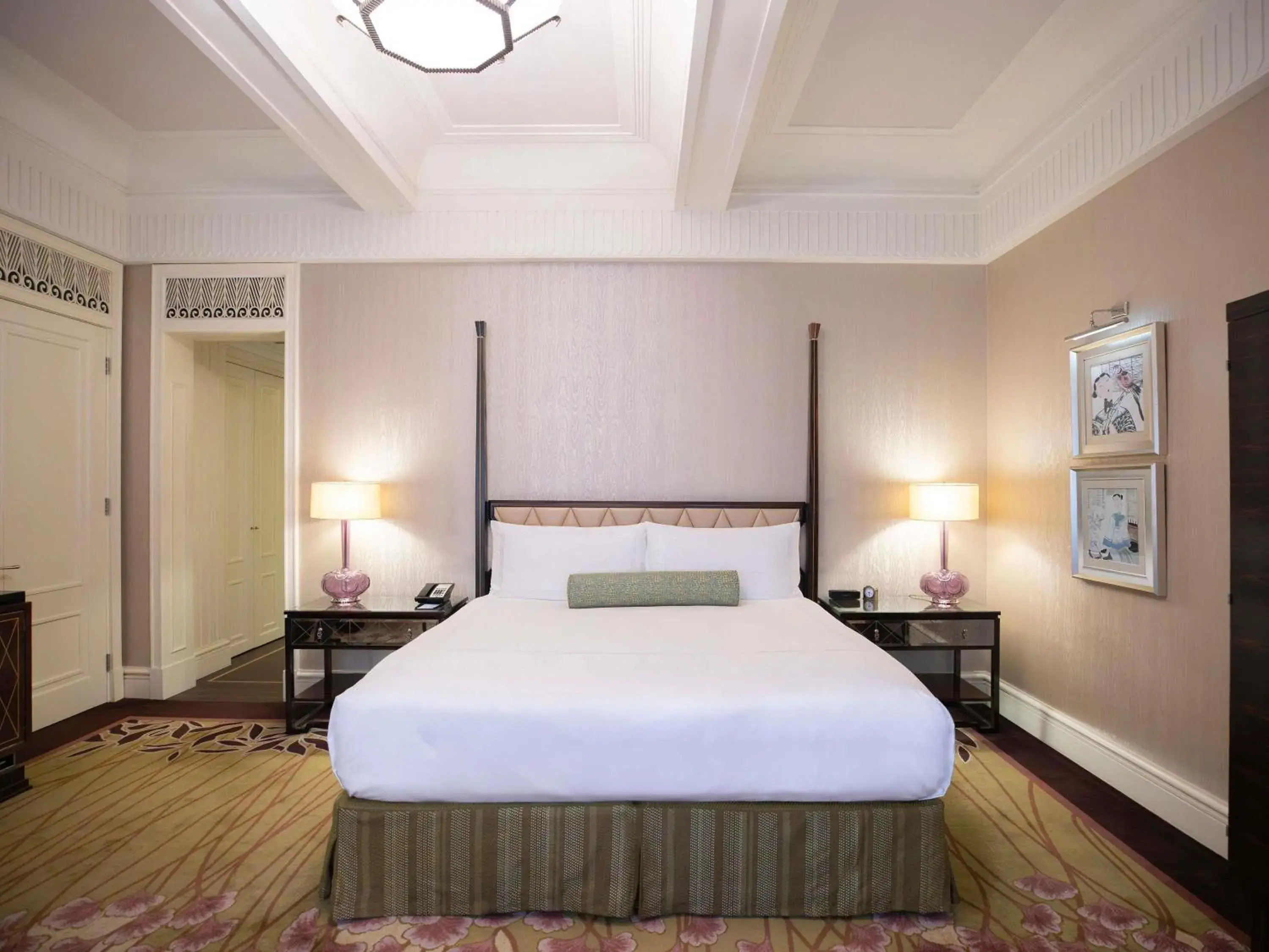 Fairmont King Room - Non-Smoking in Fairmont Peace Hotel on the Bund Fairmont King Room - Non-Smoking in Fairmont Peace Hotel on the Bund