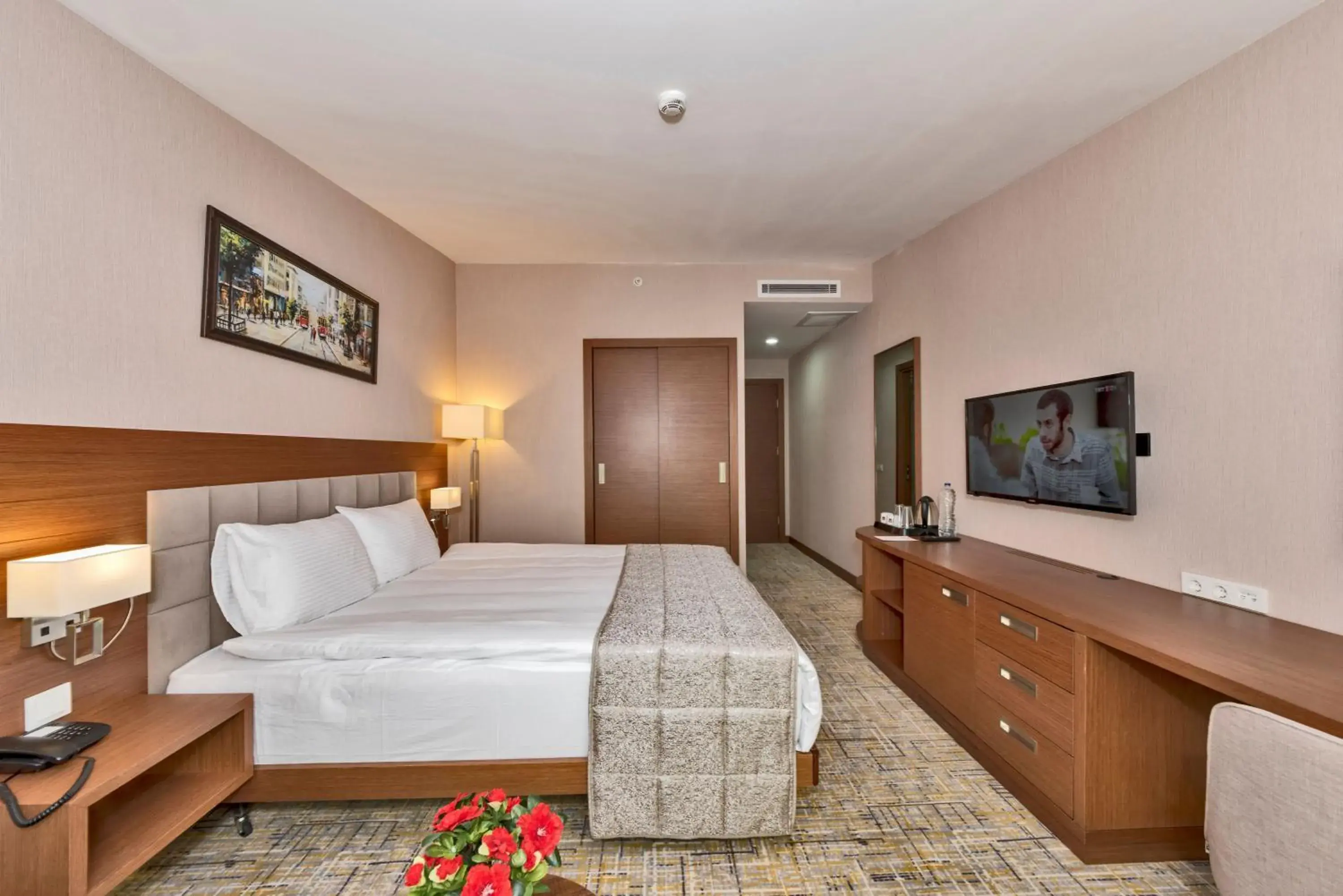 Superior Double Room in Land Park Hotel Superior Double Room in Land Park Hotel