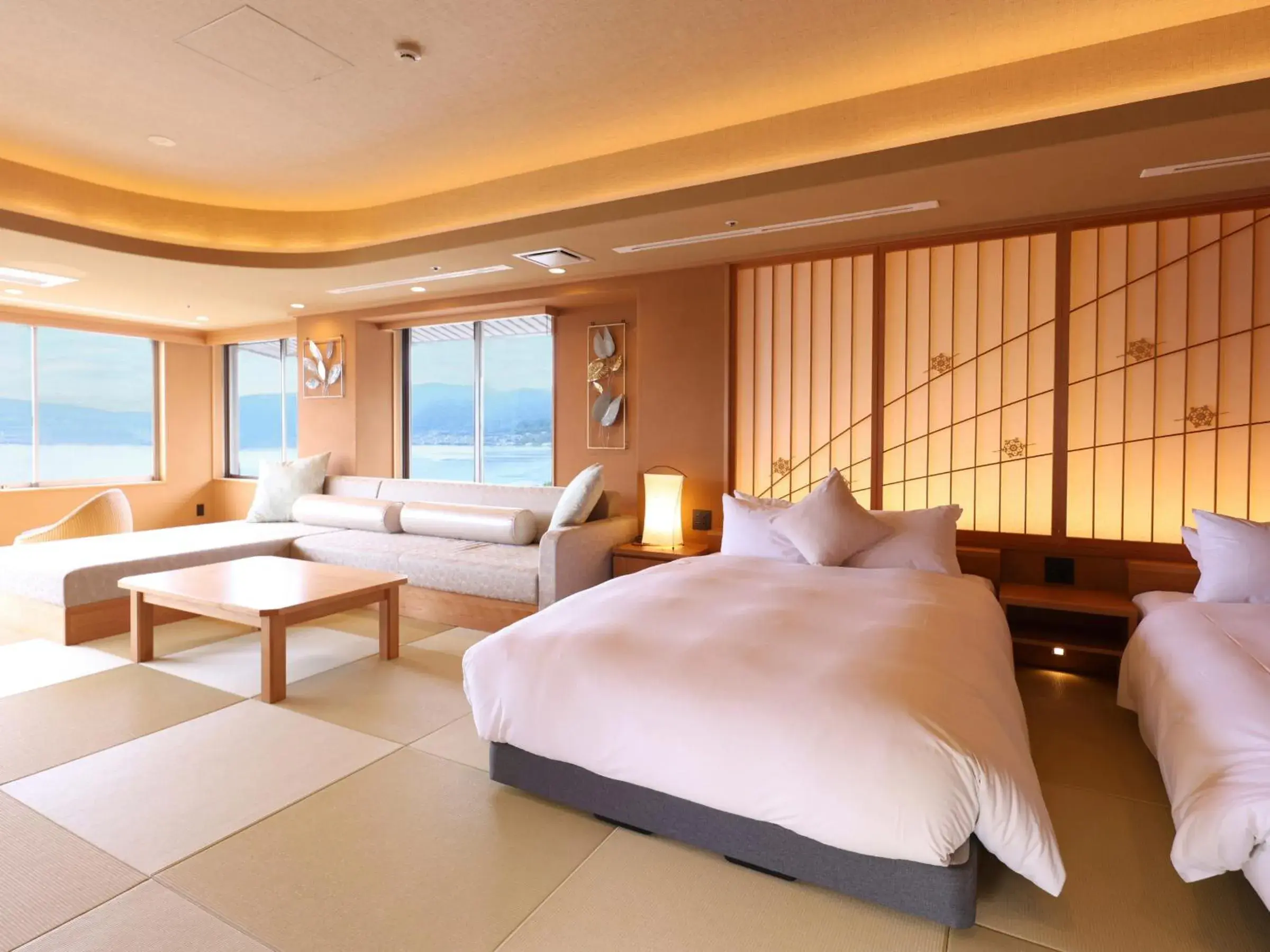 Deluxe Suite with Spa Bath in Hamanoyu Deluxe Suite with Spa Bath in Hamanoyu