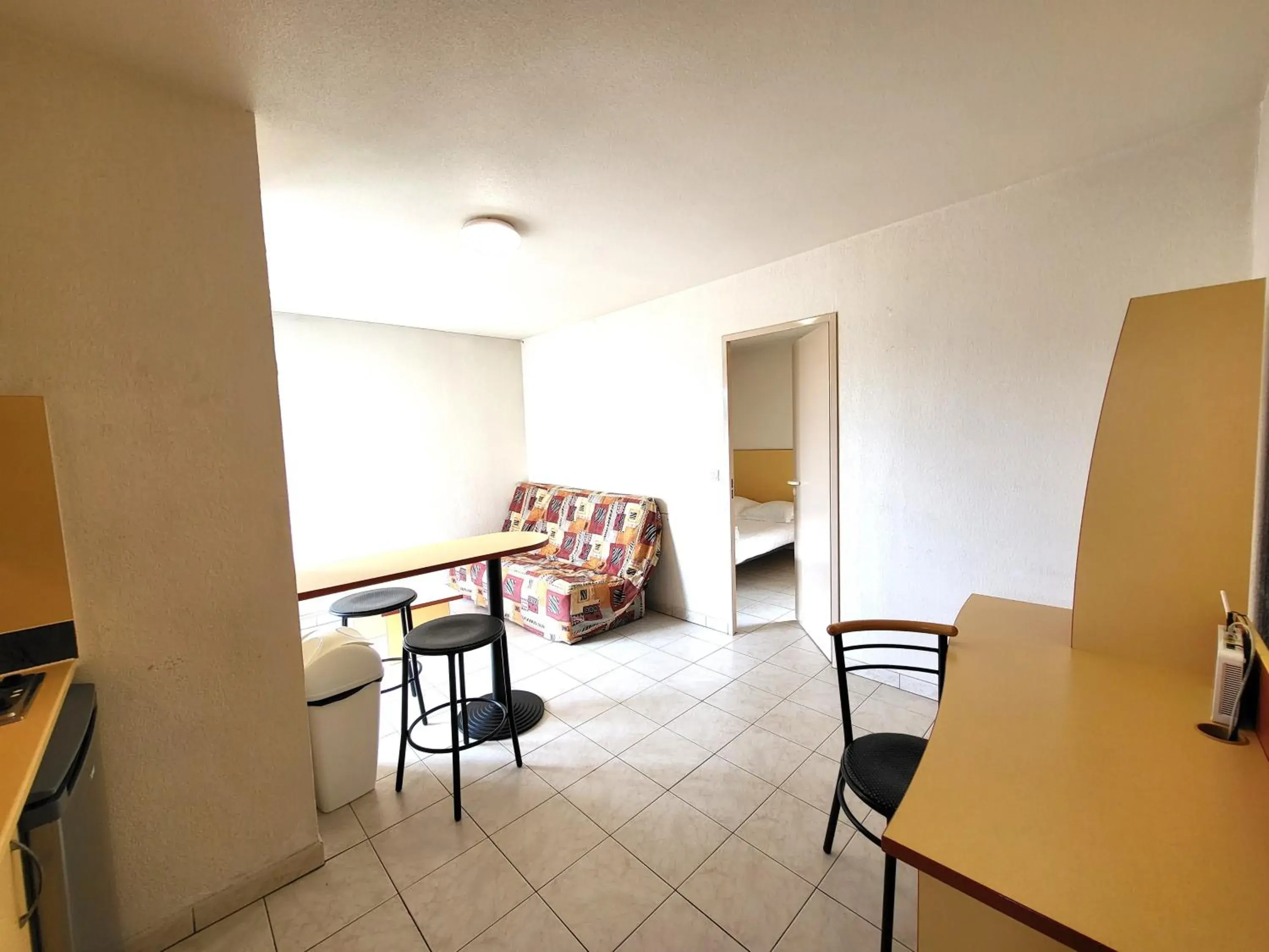 One-Bedroom Apartment with Terrace in Résidence Columba - Apparts meublés Agen Sud One-Bedroom Apartment with Terrace in Résidence Columba - Apparts meublés Agen Sud