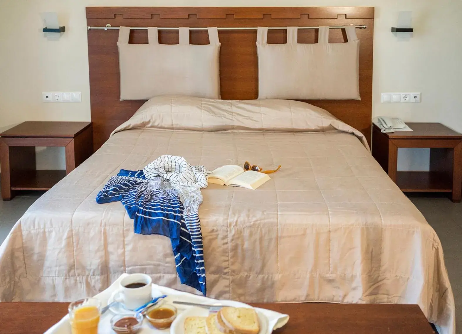 Junior Suite with Sea View in Kymi Palace Junior Suite with Sea View in Kymi Palace