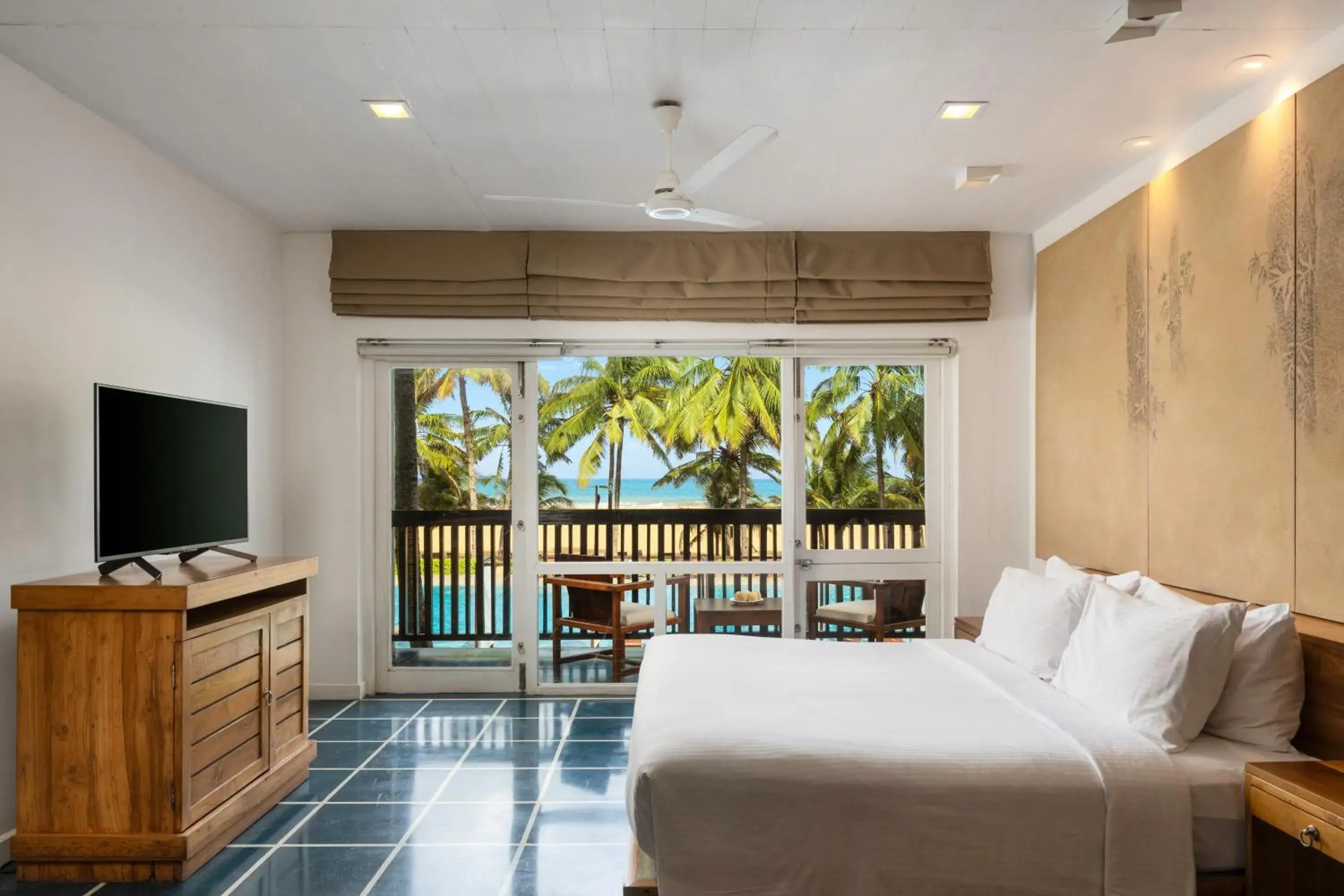 Deluxe Room with Sea View - 15% off at Center Point & Black Coral restaurants in Jetwing Blue Deluxe Room with Sea View - 15% off at Center Point & Black Coral restaurants in Jetwing Blue